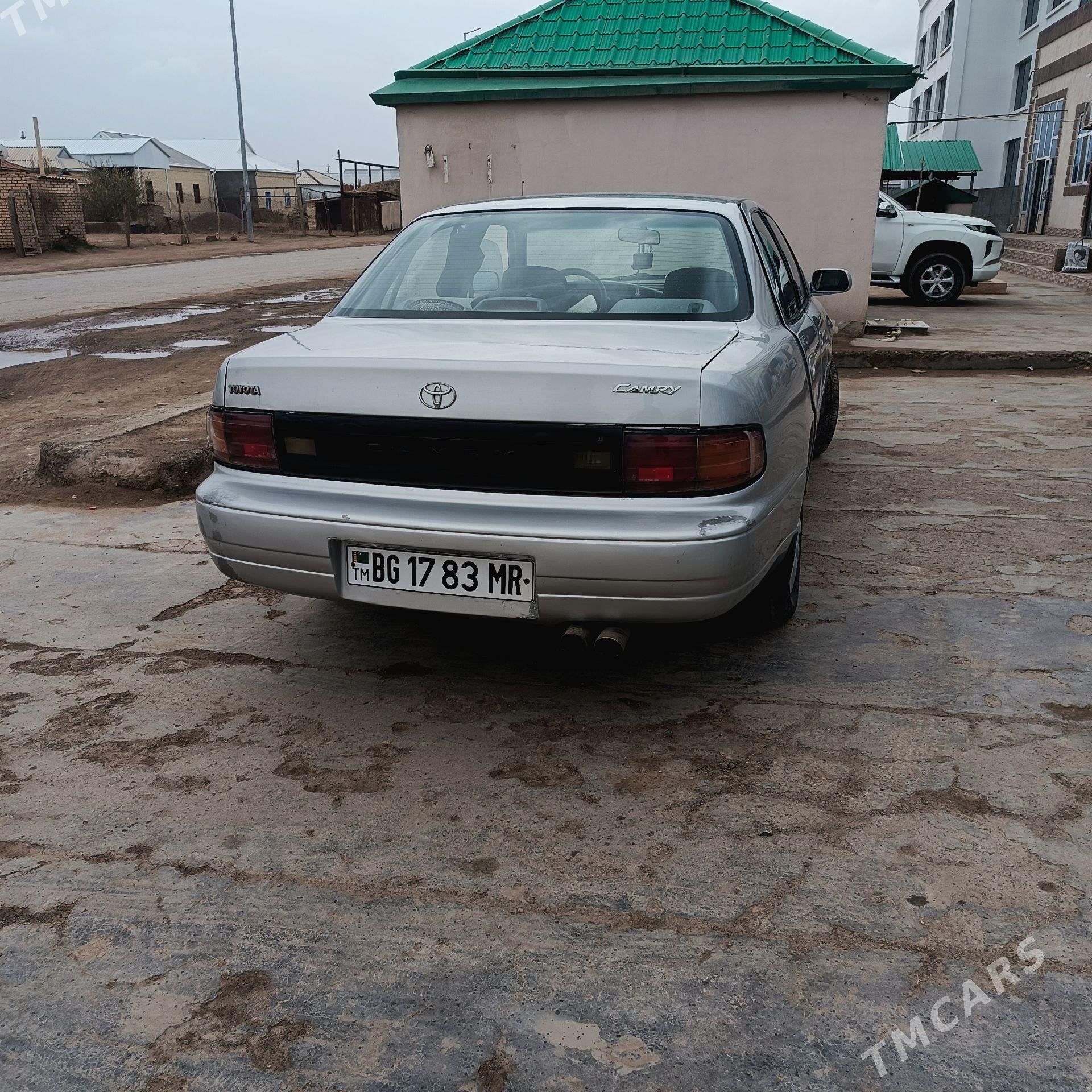 Toyota Camry 1992 - 110 000 TMT - Мары - img 1