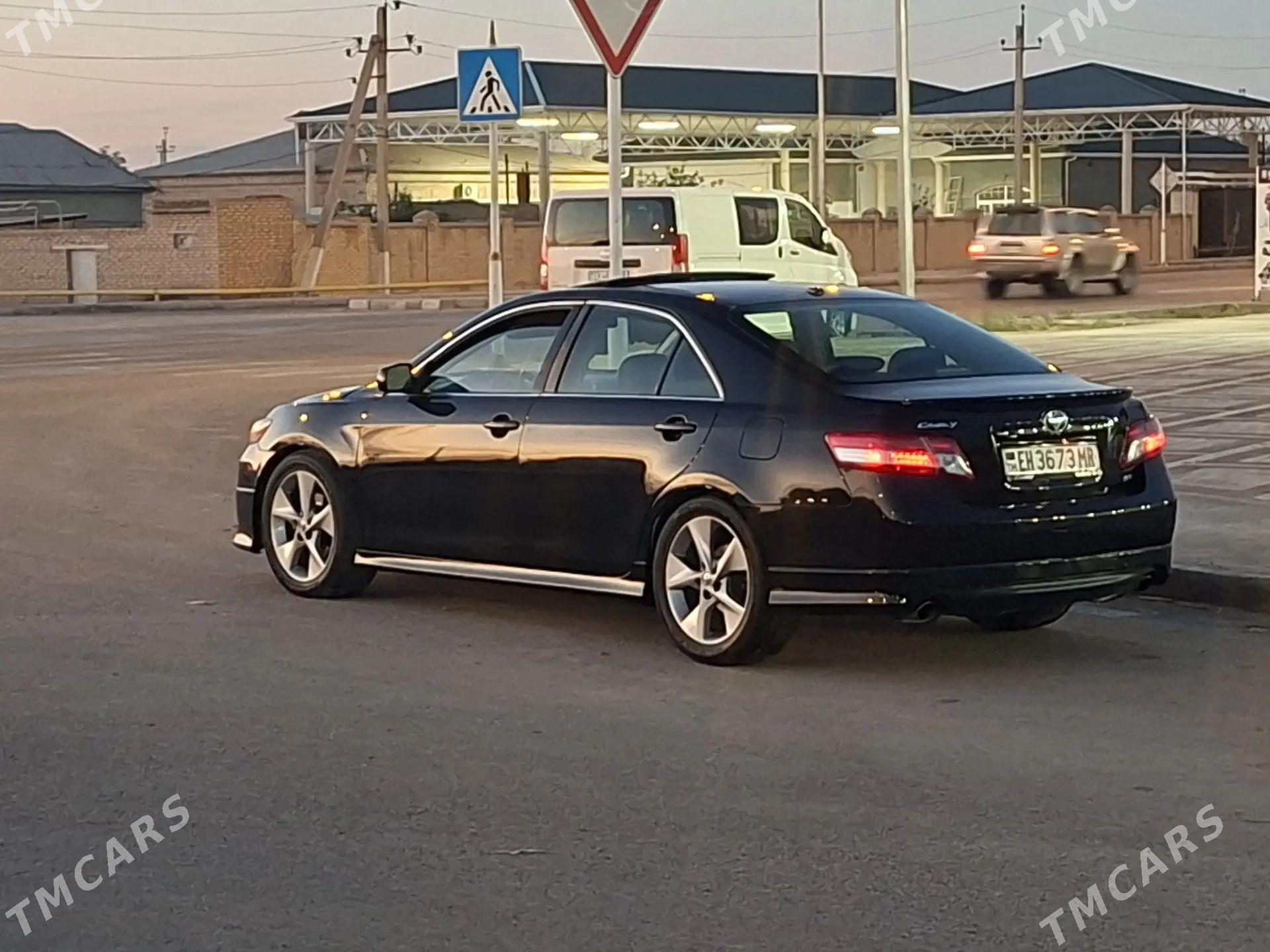 Toyota Camry 2010 - 230 000 TMT - Мары - img 1