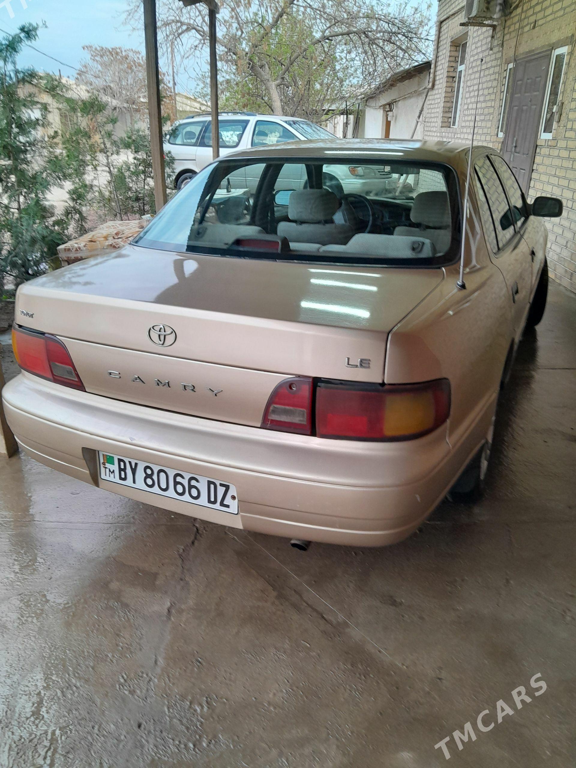 Toyota Camry 1996 - 95 000 TMT - Кёнеургенч - img 1