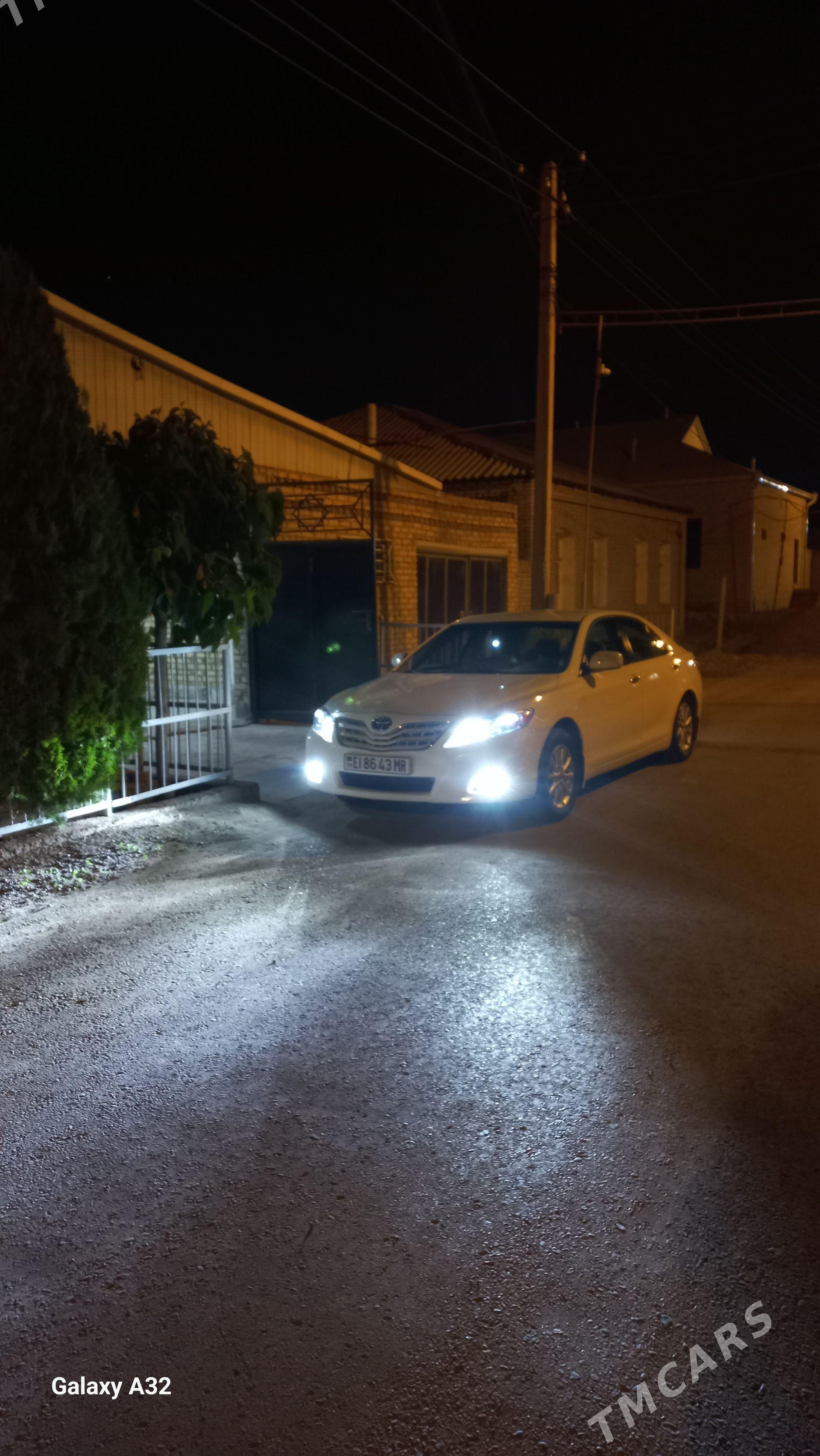 Toyota Camry 2010 - 240 000 TMT - Мары - img 1