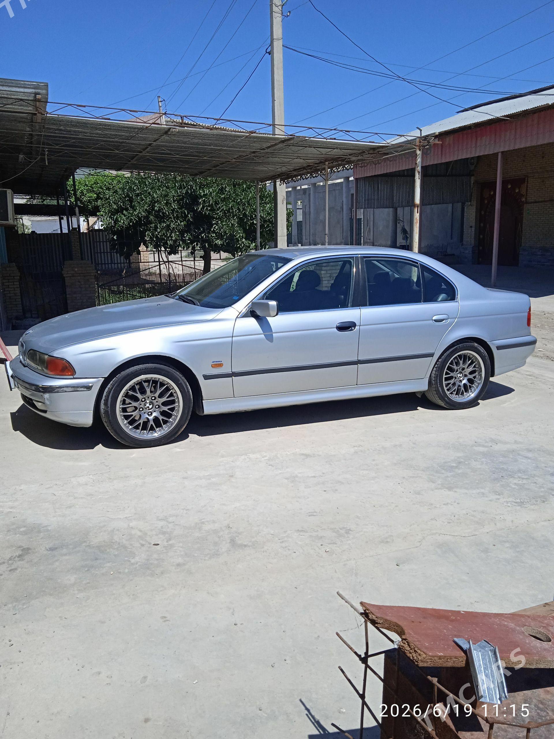 BMW E39 1998 - 110 000 TMT - Türkmenabat - img 1