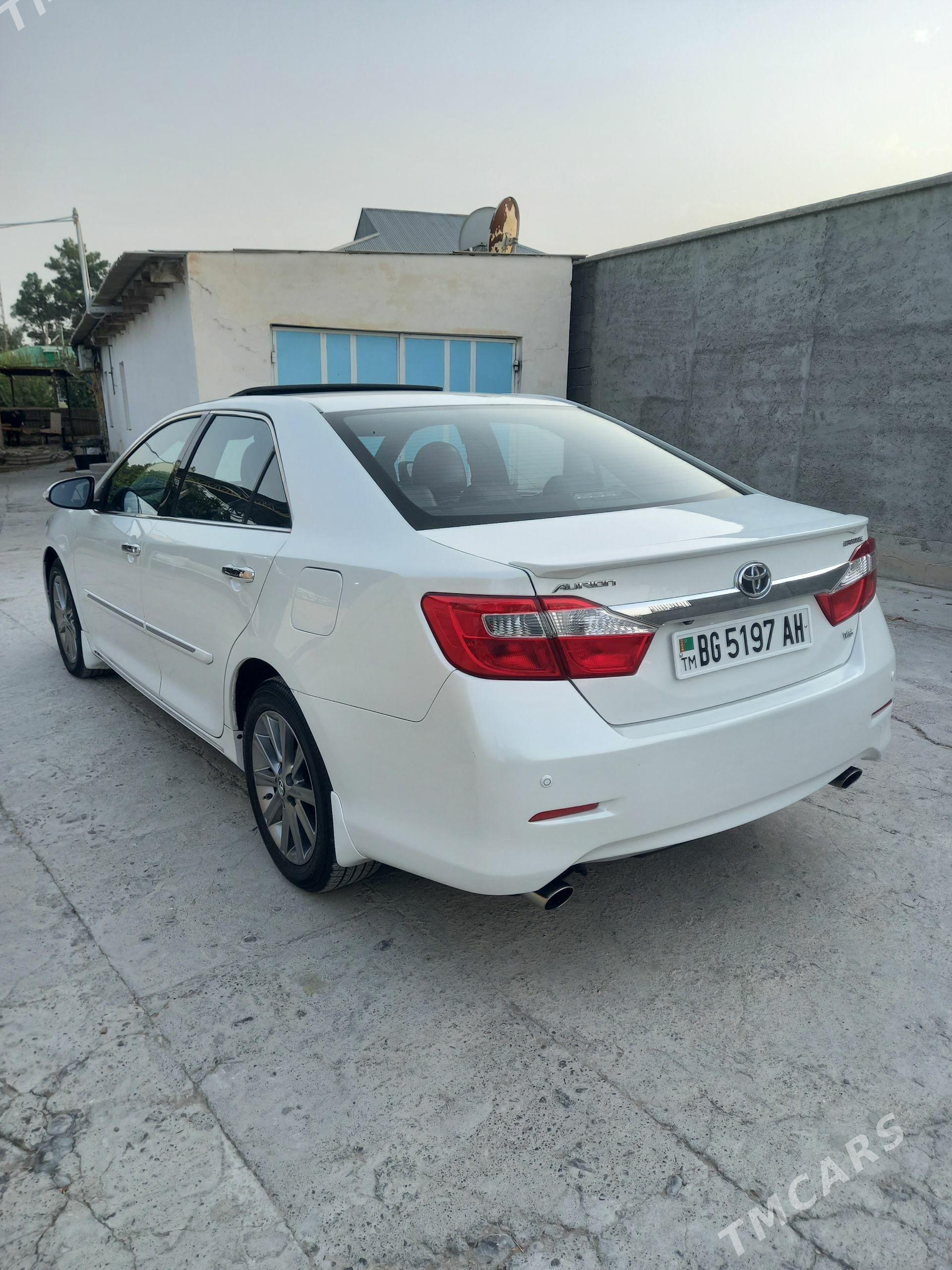 Toyota Aurion 2013 - 340 000 TMT - Бедев - img 1
