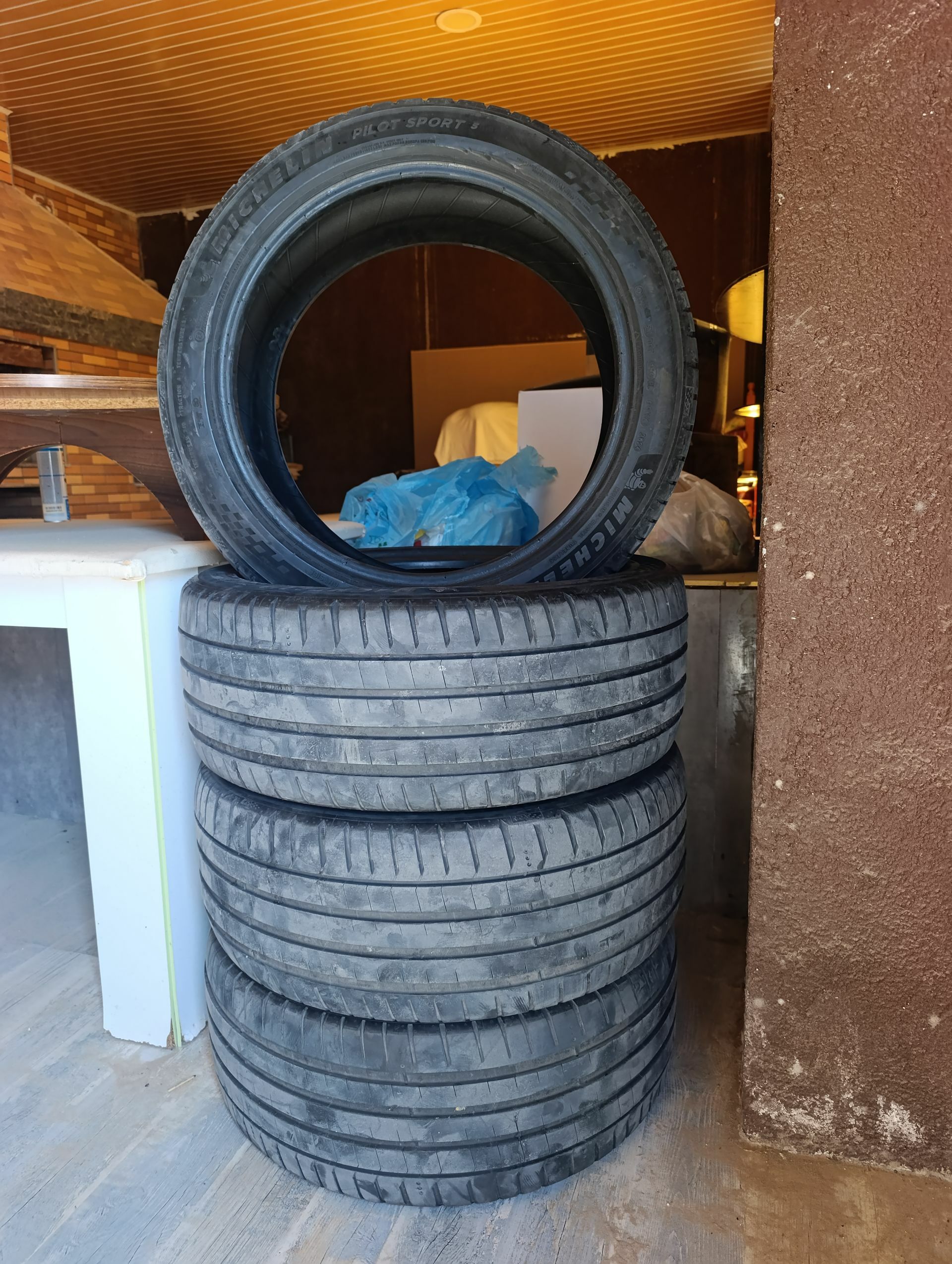 Michelin 235.45.18 (2324) yyly 3 900 TMT - Ашхабад - img 1