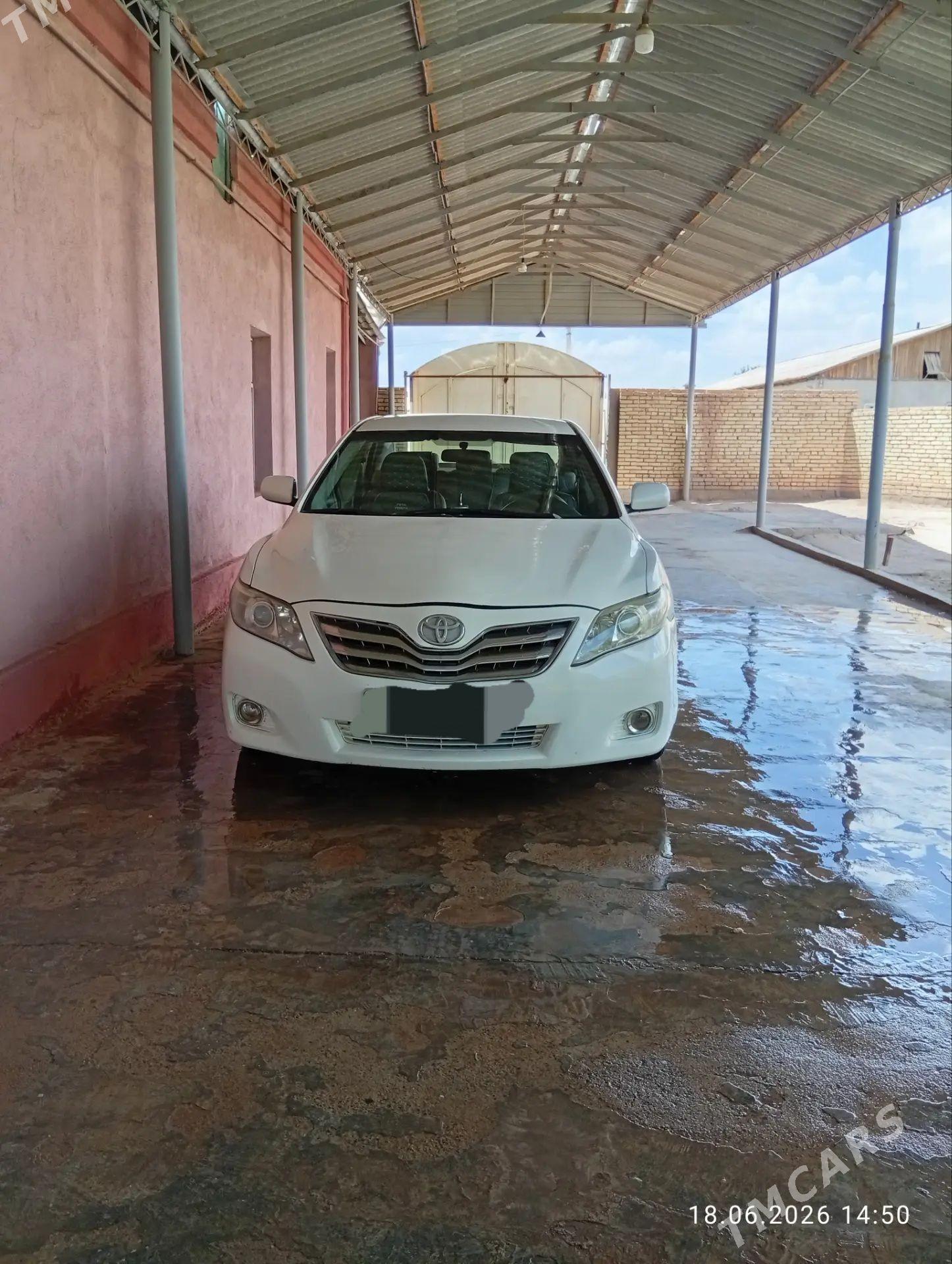 Toyota Camry 2010 - 170 000 TMT - Огуз хан - img 1