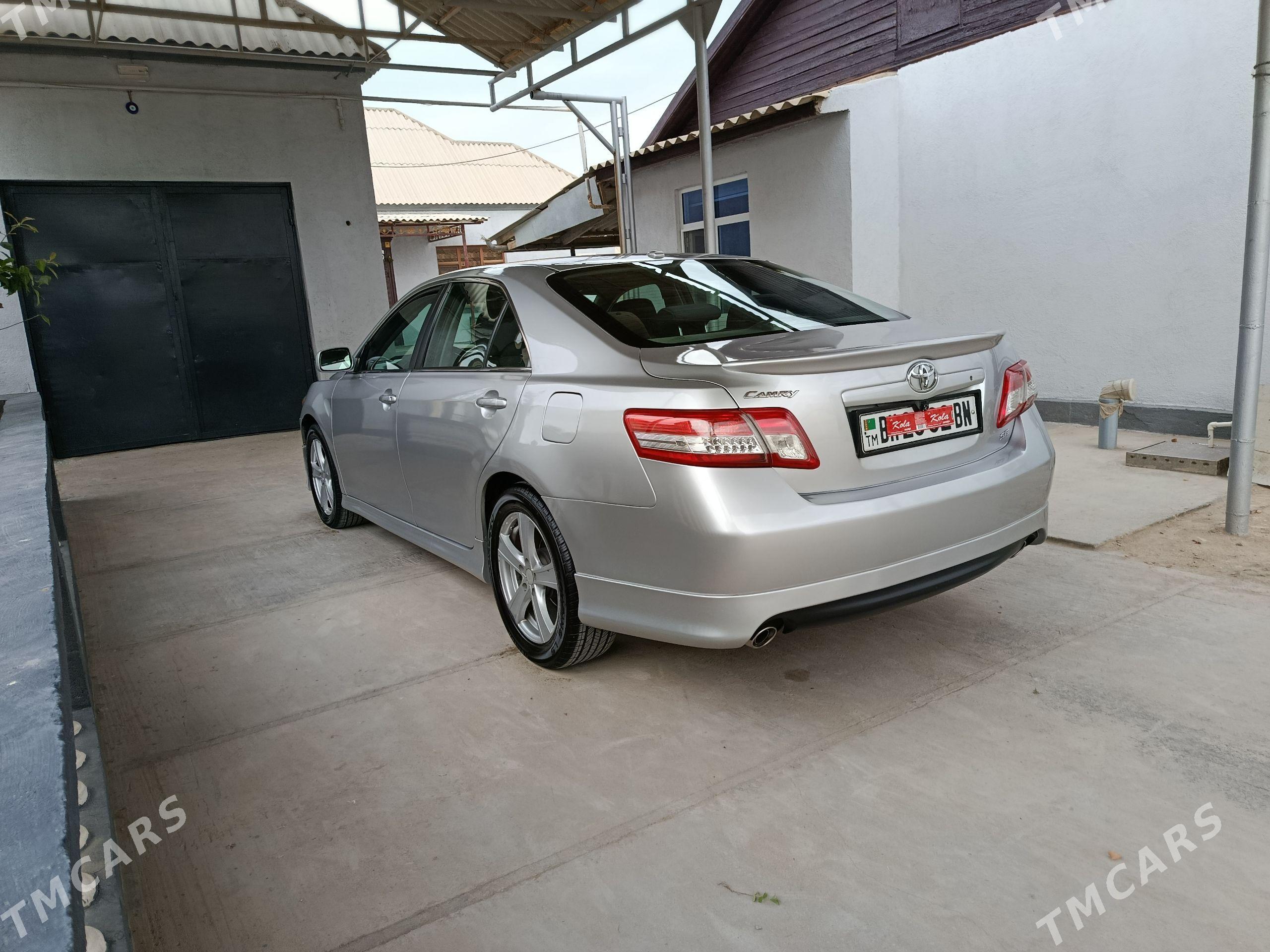 Toyota Camry 2010 - 230 000 TMT - Балканабат - img 1