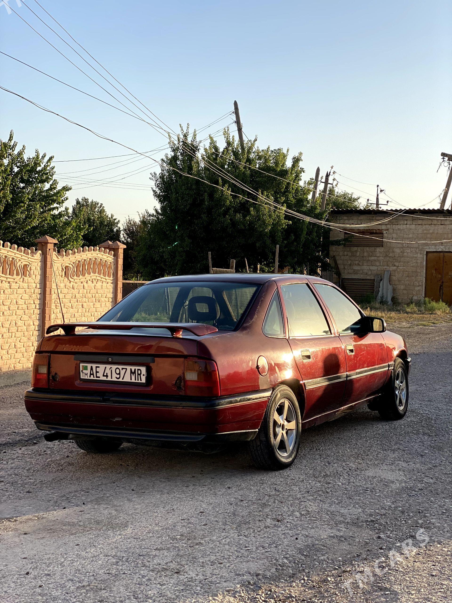 Opel Vectra 1991 - 30 000 TMT - Mary - img 1