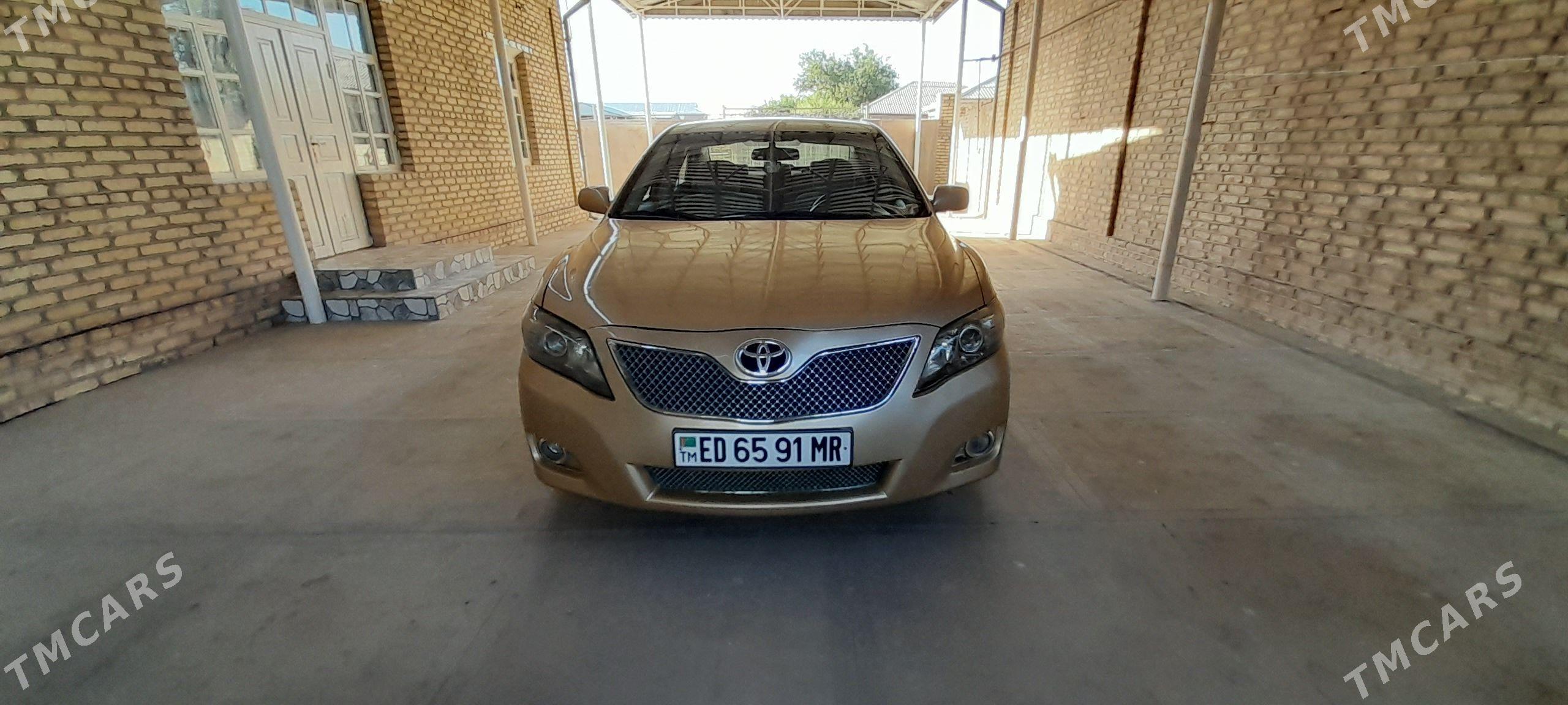 Toyota Camry 2010 - 200 000 TMT - Мары - img 1