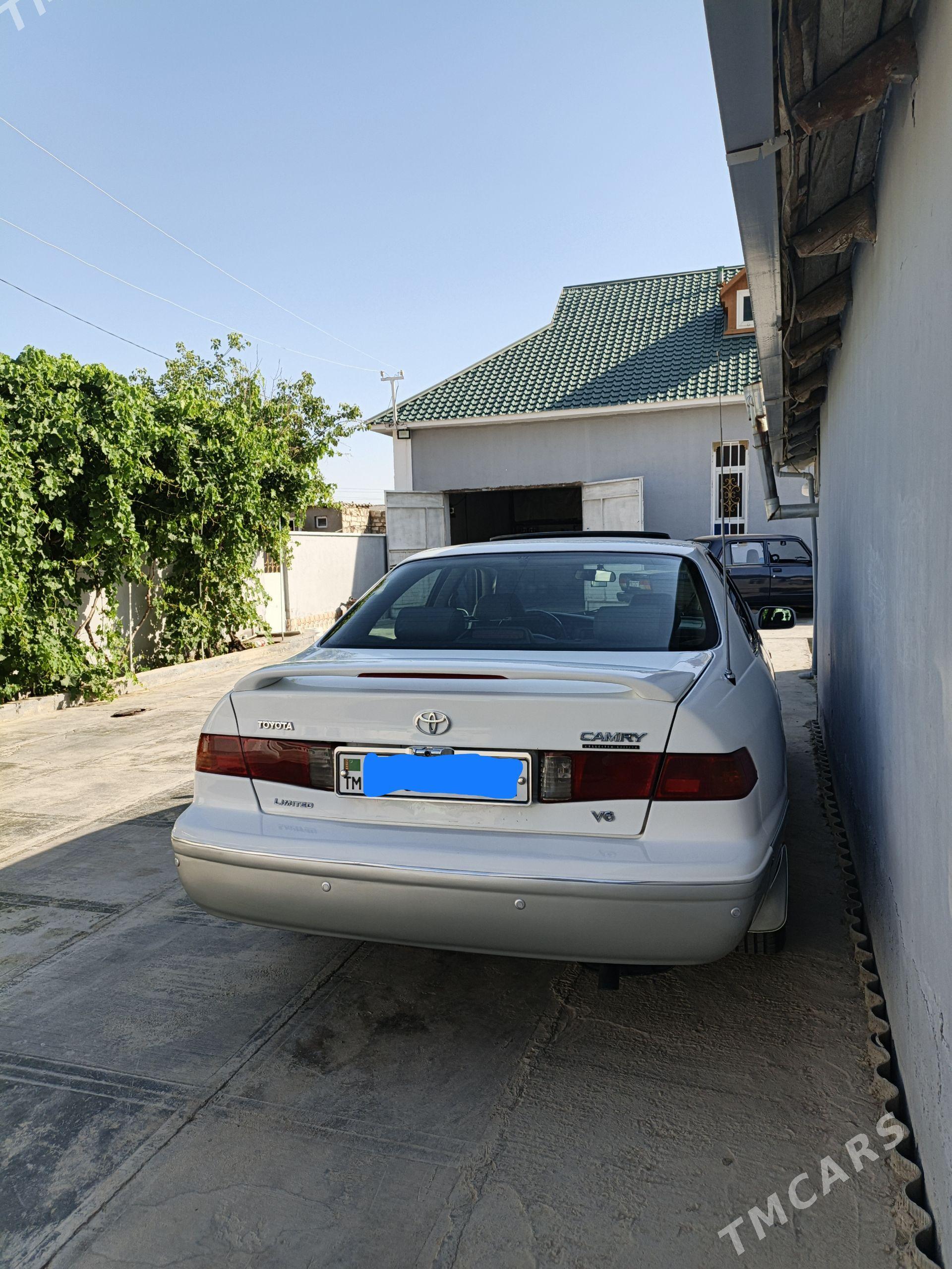 Toyota Camry 1999 - 150 000 TMT - Балканабат - img 1