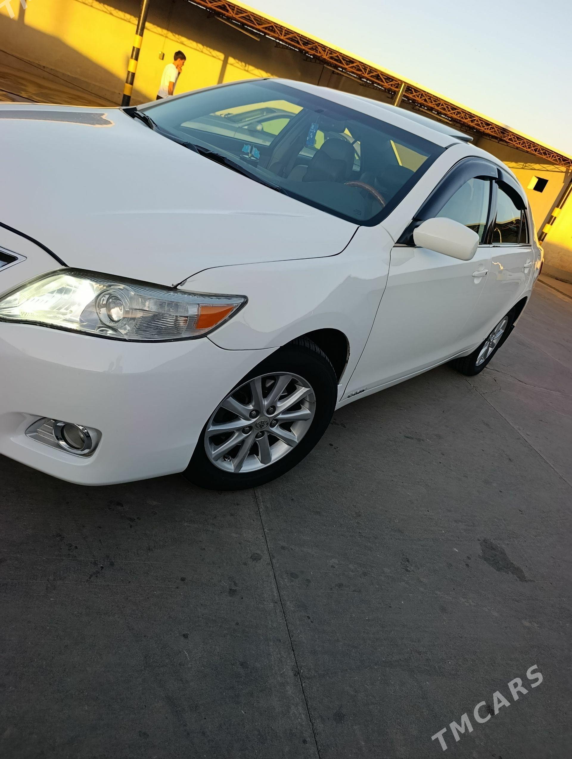 Toyota Camry 2011 - 250 000 TMT - Серахс - img 1