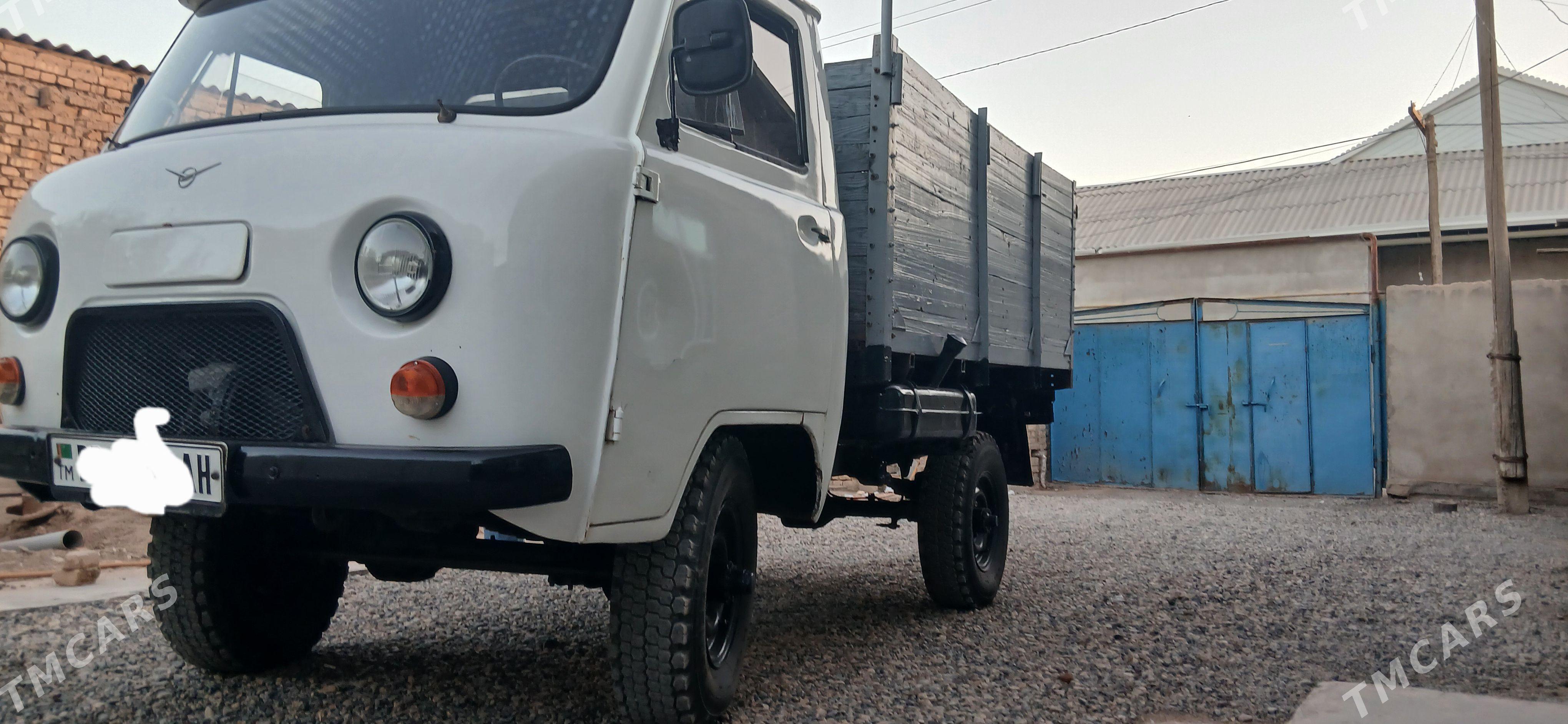 UAZ 452 1981 - 62 000 TMT - Теджен - img 1