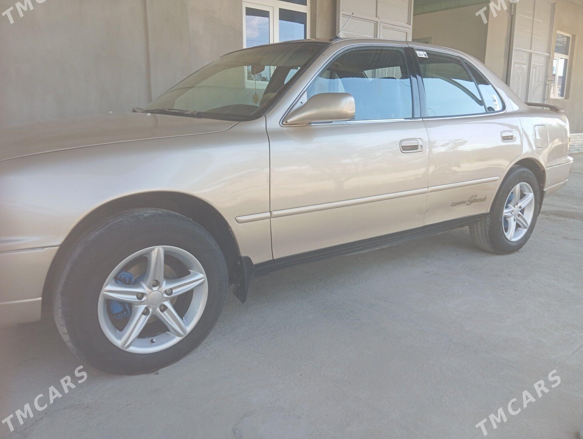 Toyota Camry 1995 - 115 000 TMT - Чарджоу - img 1