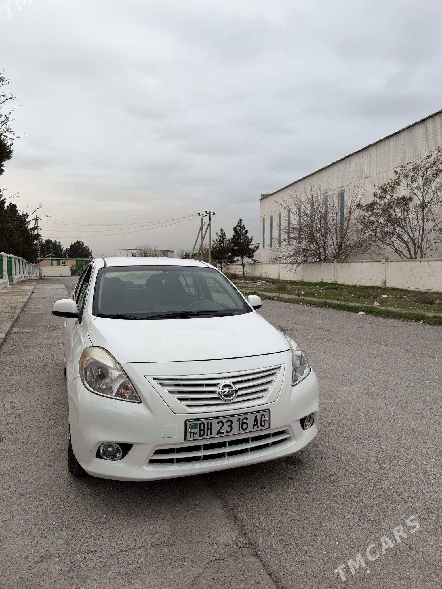 Nissan Versa 2014 - 140 000 TMT - Ашхабад - img 1