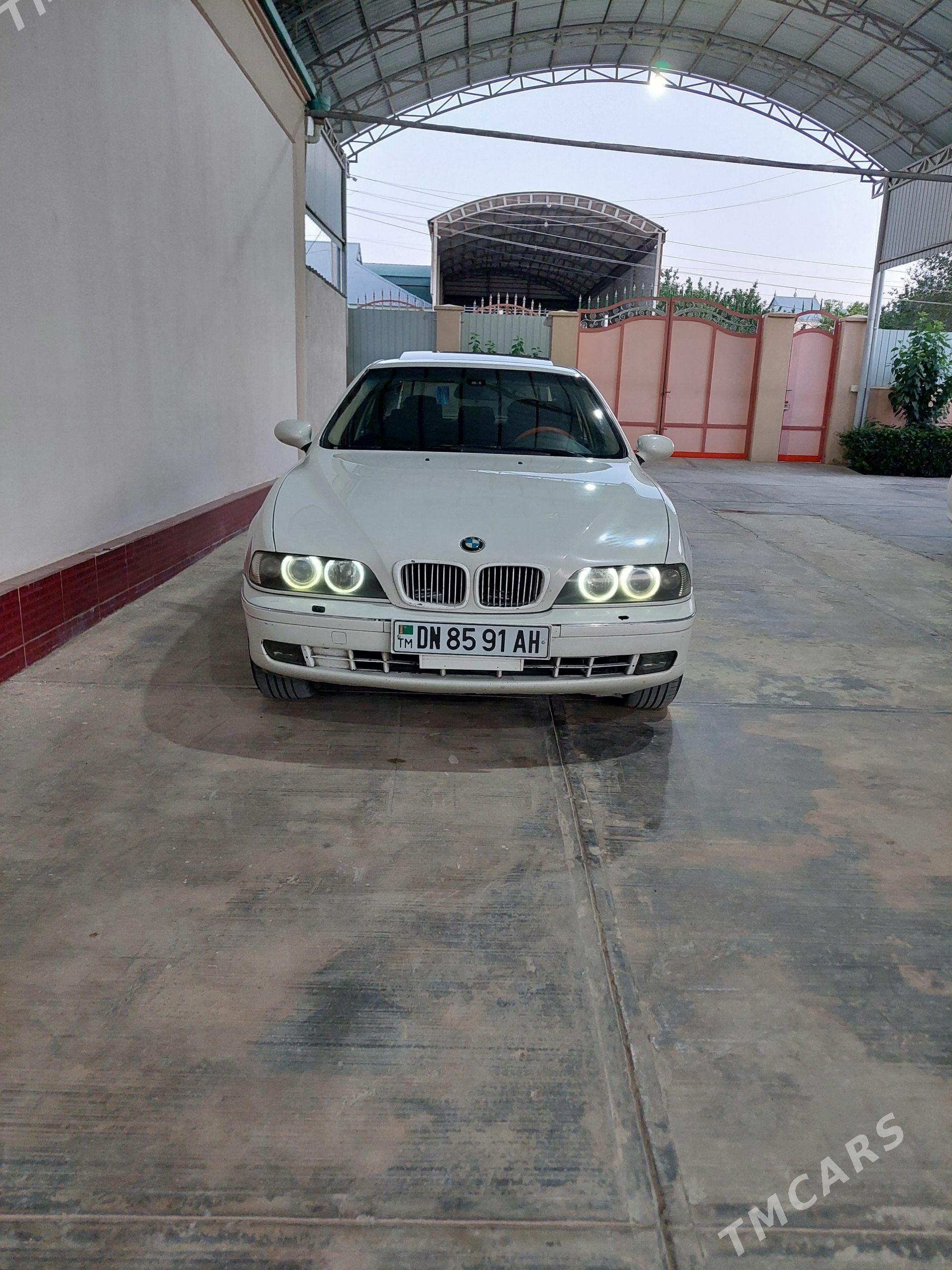 BMW 528 2000 - 110 000 TMT - Анев - img 1