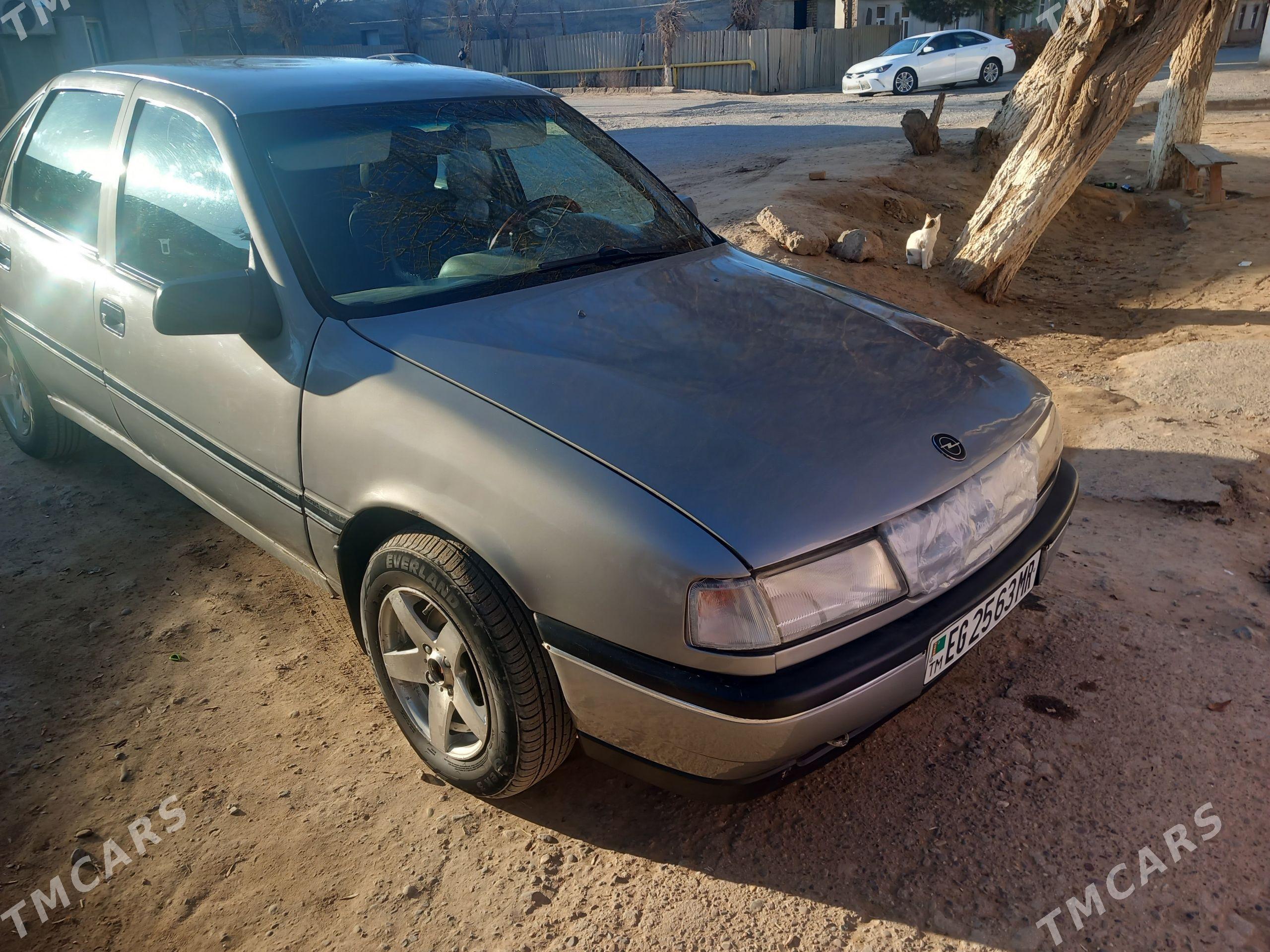 Opel Vectra 1990 - 30 000 TMT - Ёлётен - img 1