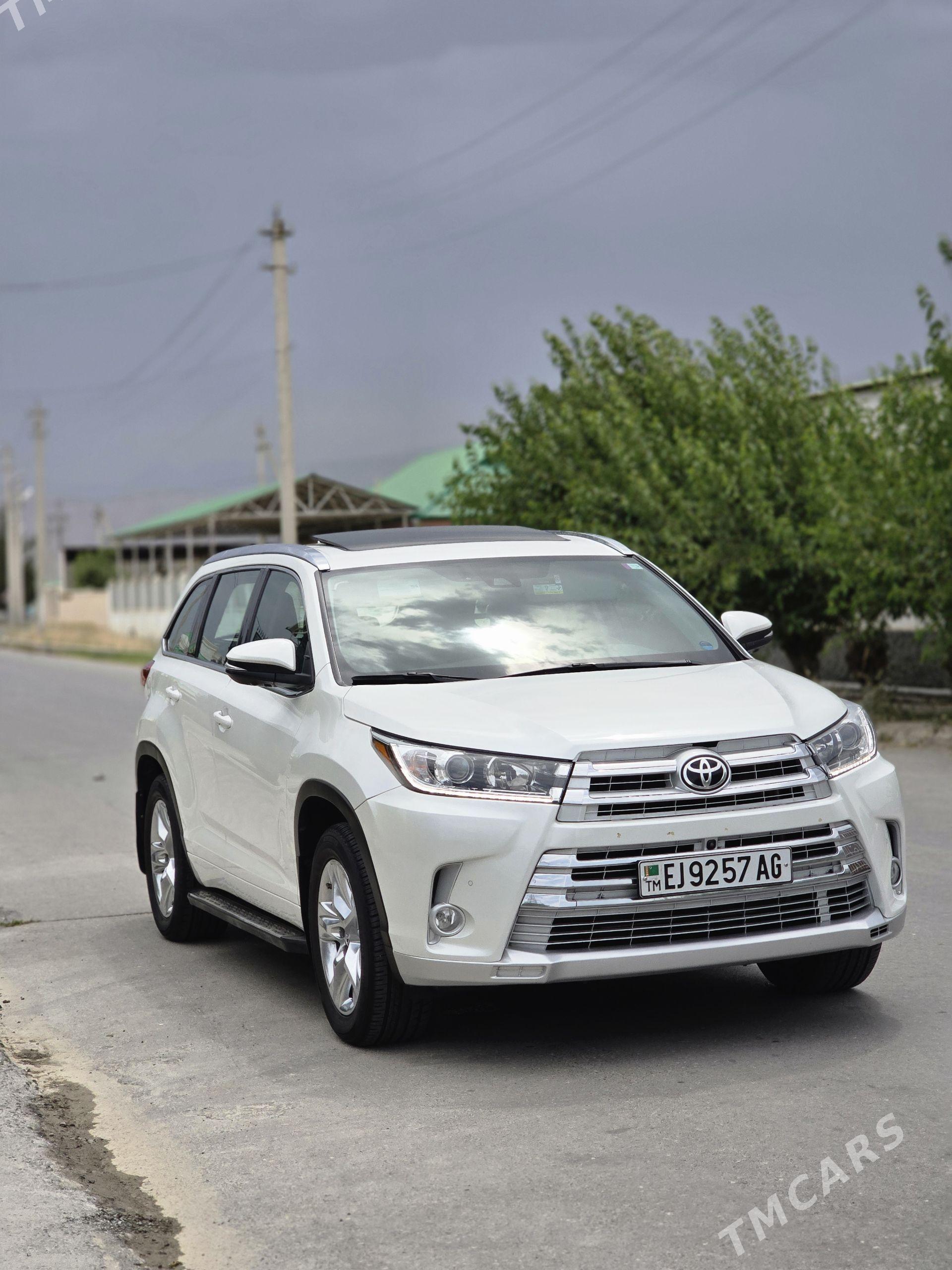 Toyota Highlander 2018 - 620 000 TMT - Ашхабад - img 1