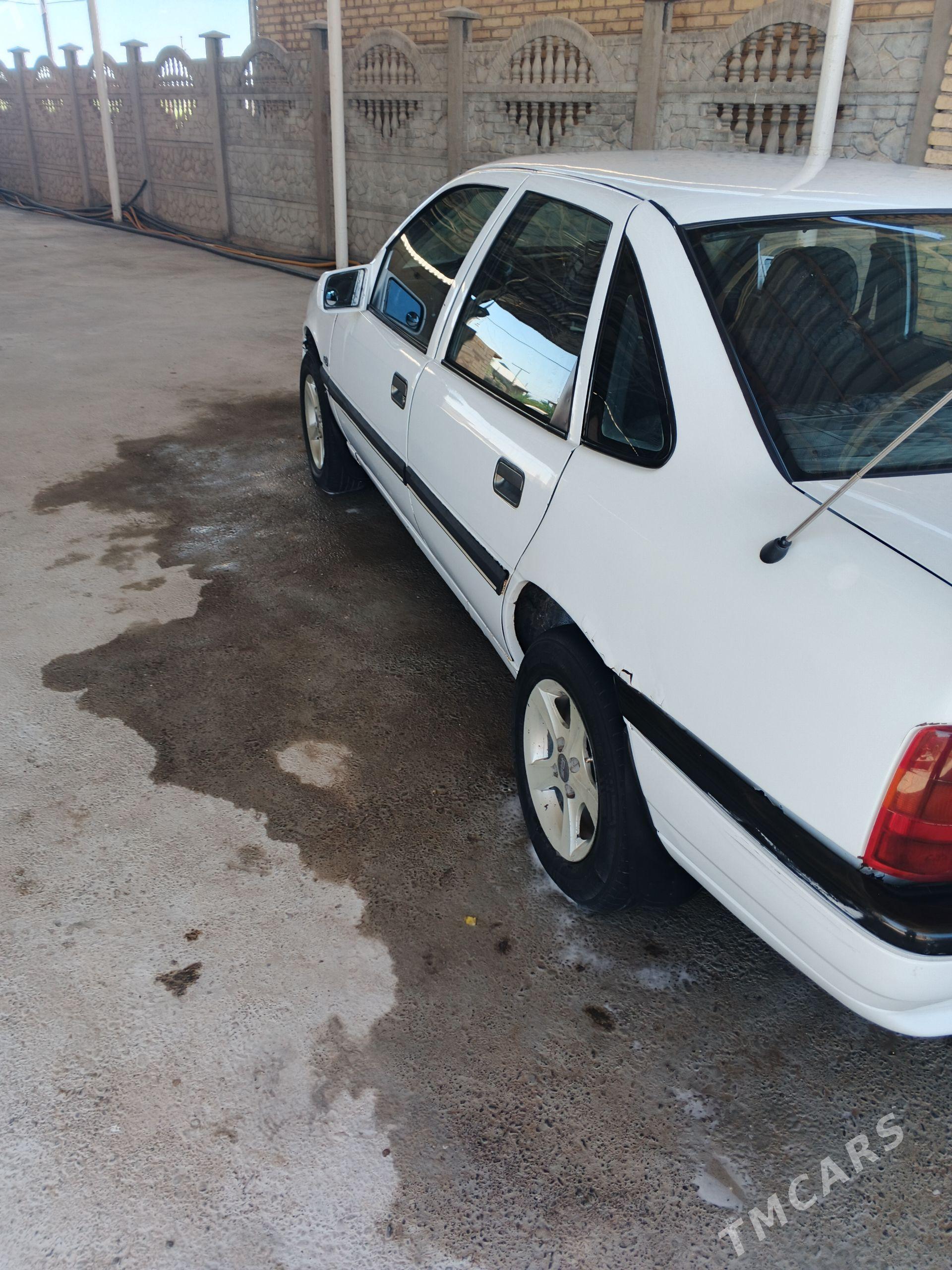 Opel Vectra 1990 - 38 000 TMT - Murgap - img 1