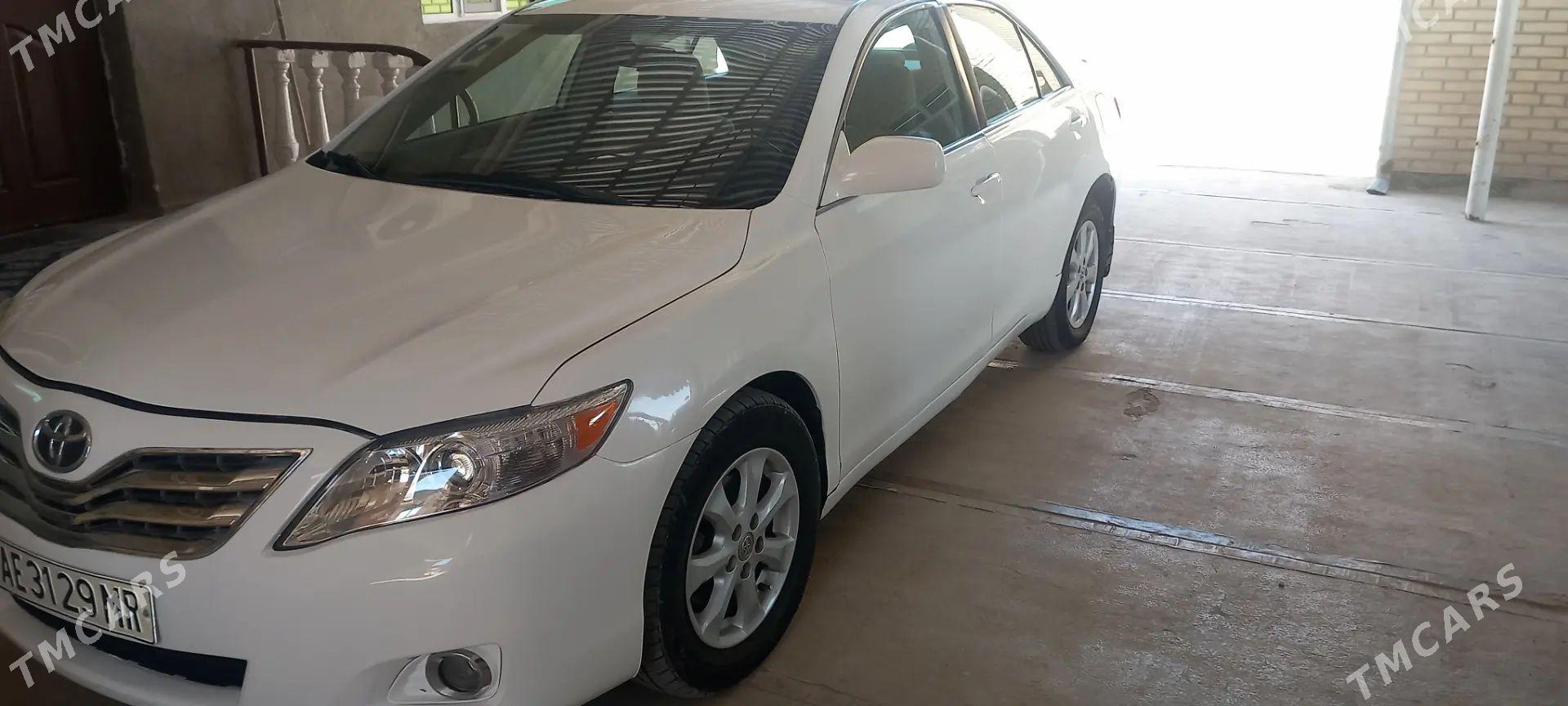 Toyota Camry 2010 - 165 000 TMT - Мургап - img 1