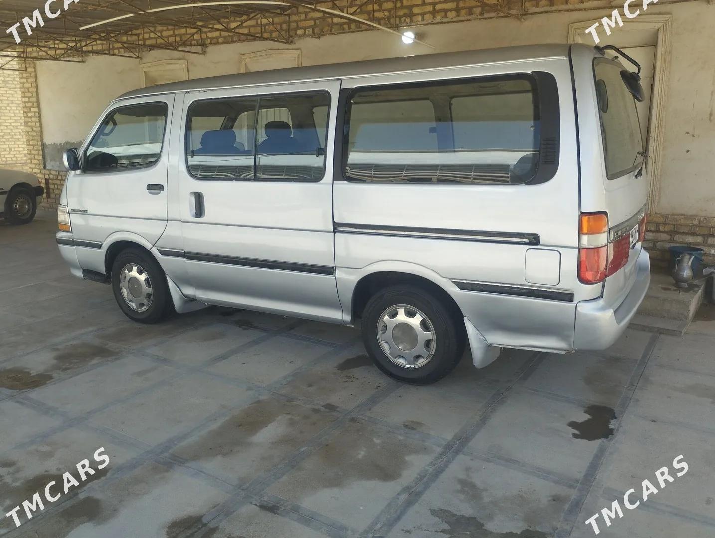 Toyota Hiace 1994 - 75 000 TMT - Мары - img 1