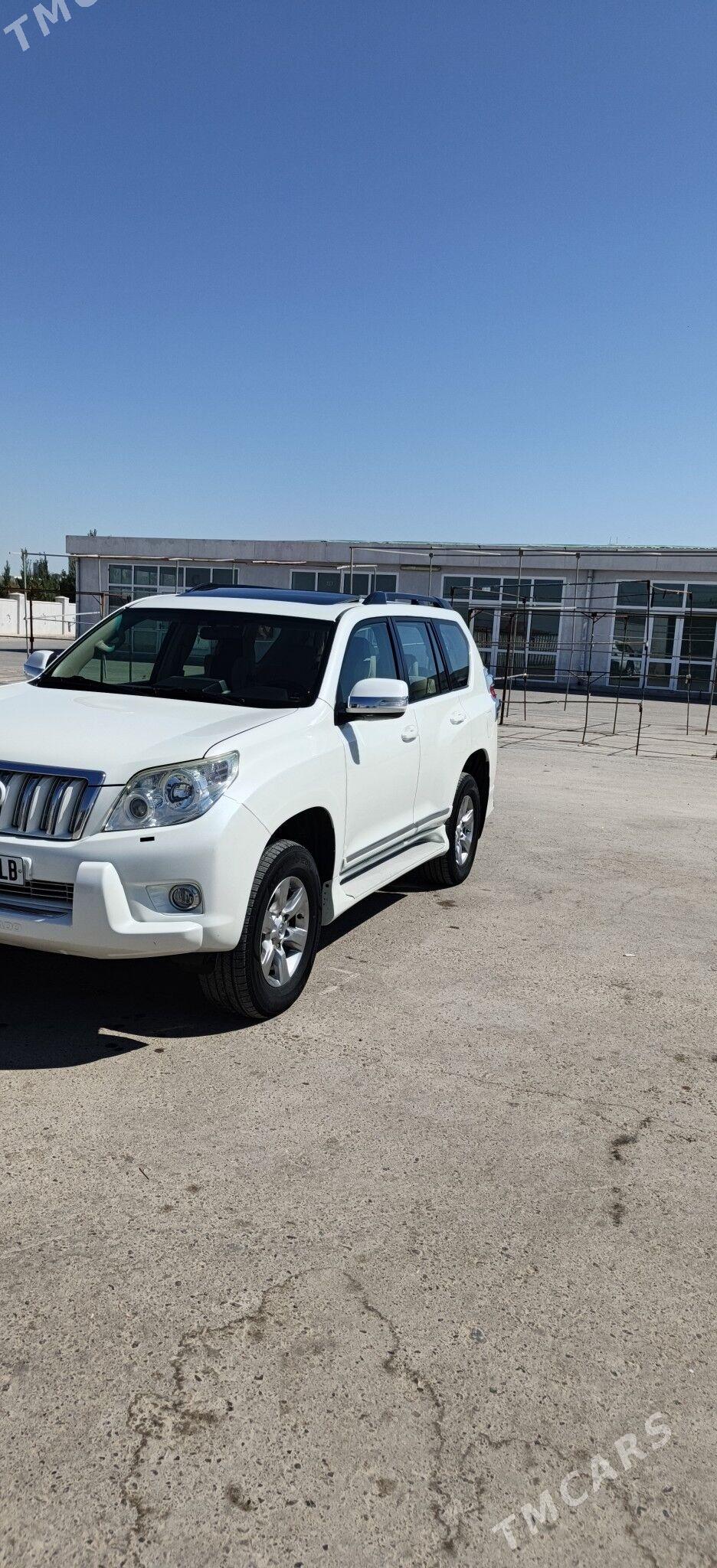 Toyota Land Cruiser Prado 2011 - 570 000 TMT - Kerki - img 1