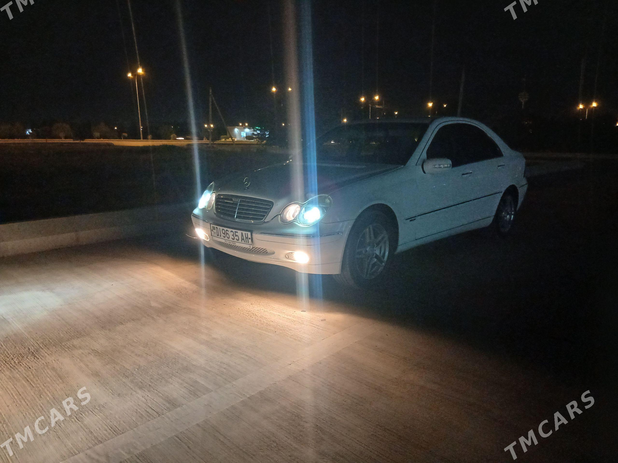 Mercedes-Benz C-Class 2000 - 105 000 TMT - Бахарден - img 1