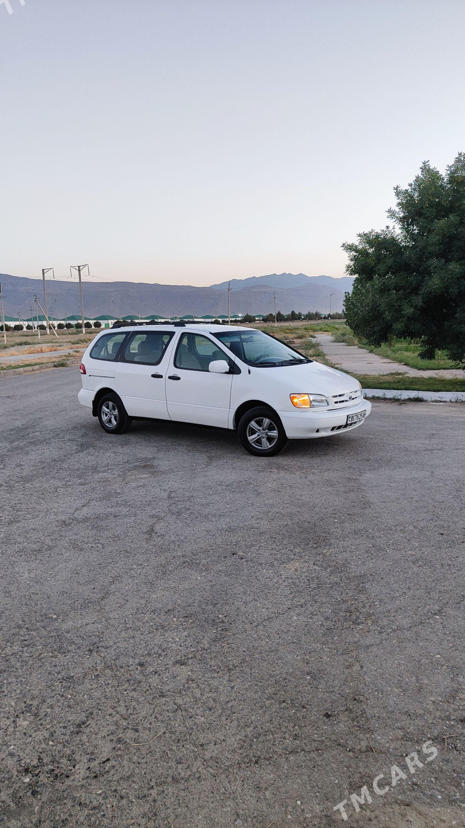 Toyota Sienna 2000 - 188 000 TMT - Bäherden - img 1