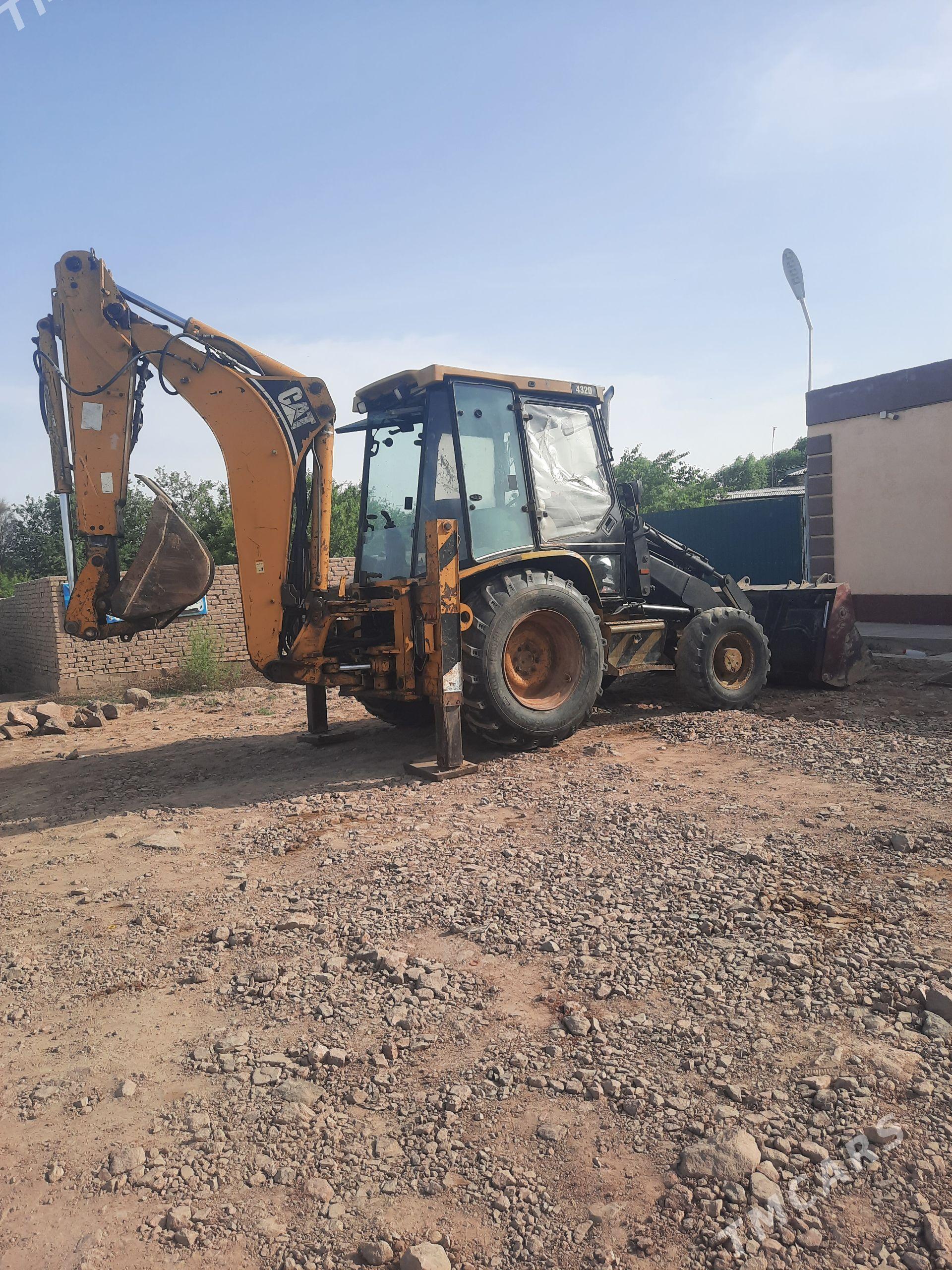 JCB 3CX Compact 2005 - 290 000 TMT - Шабатский этрап - img 1