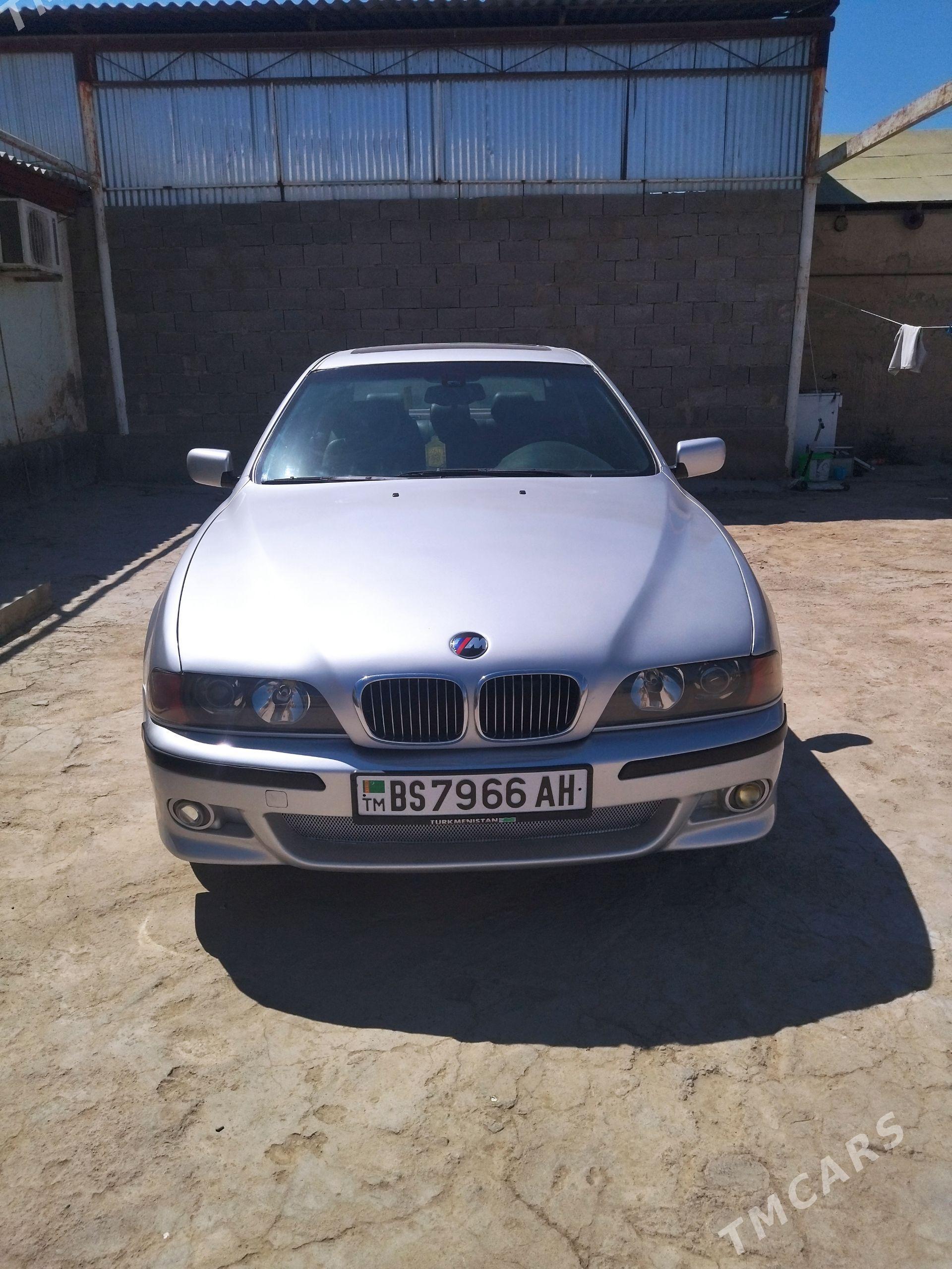 BMW E39 1996 - 90 000 TMT - Bäherden - img 1