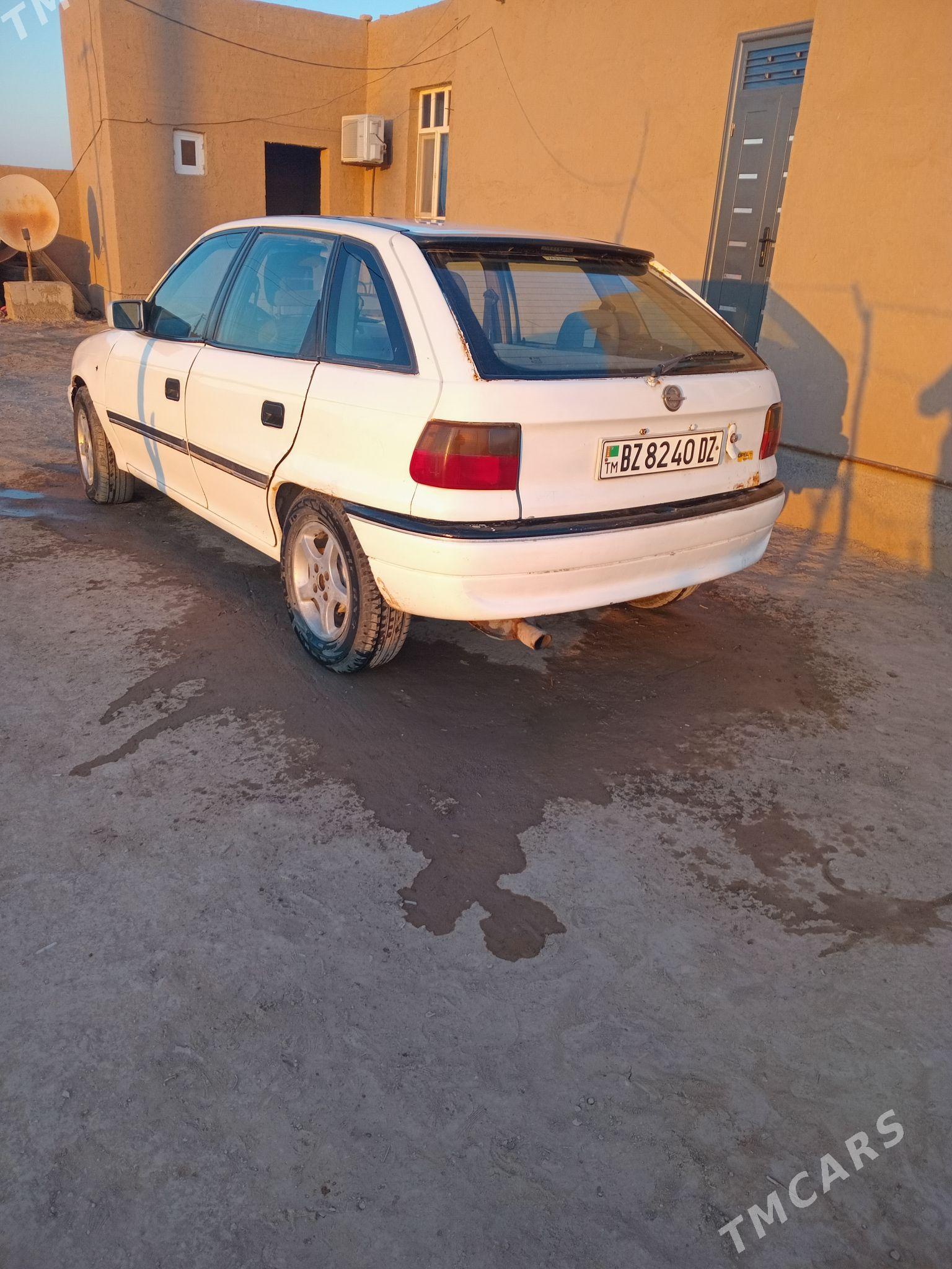 Opel Astra 1994 - 40 000 TMT - Рухубелентский этрап - img 1