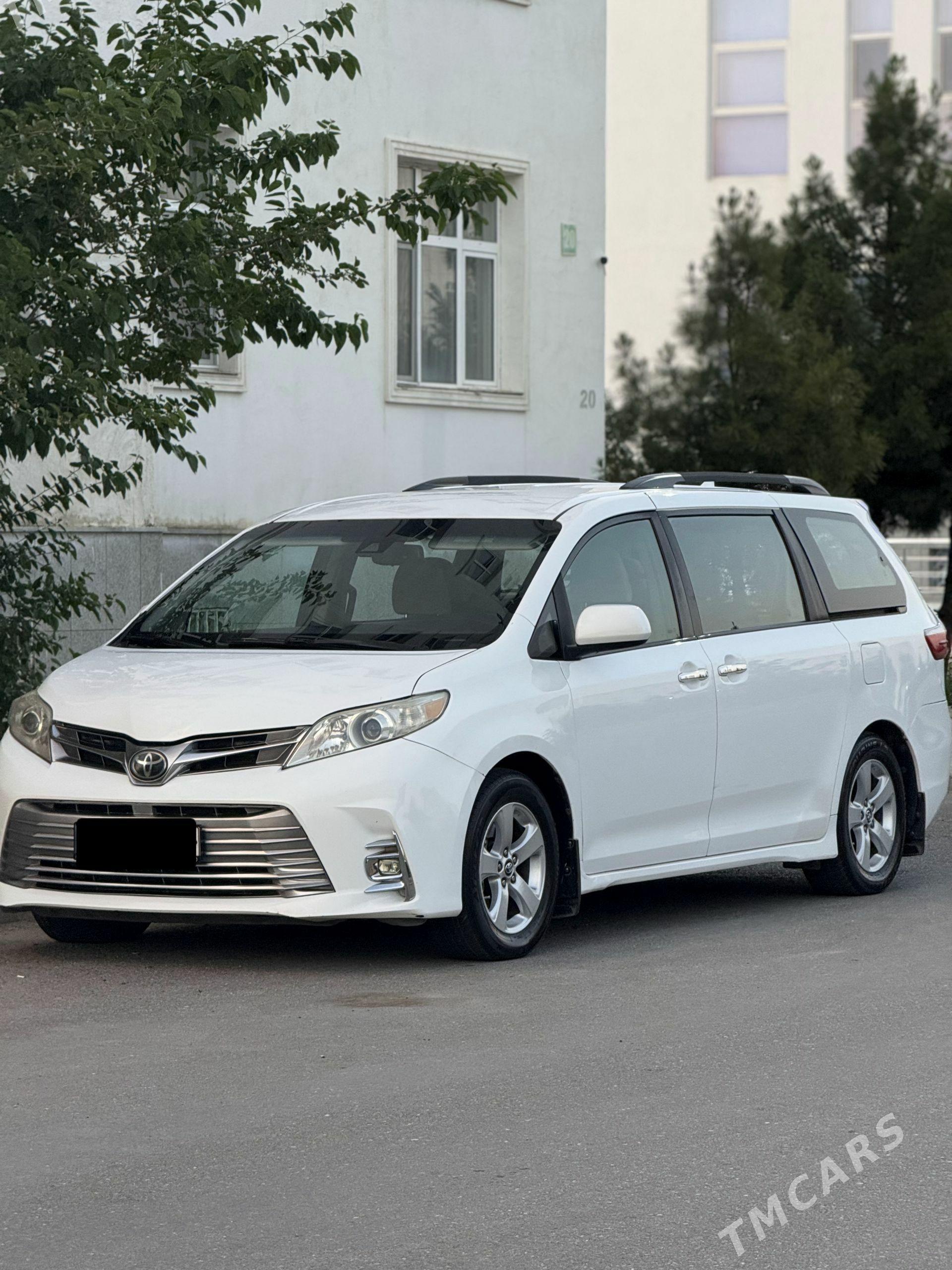 Toyota Sienna 2018 - 460 000 TMT - Aşgabat - img 1