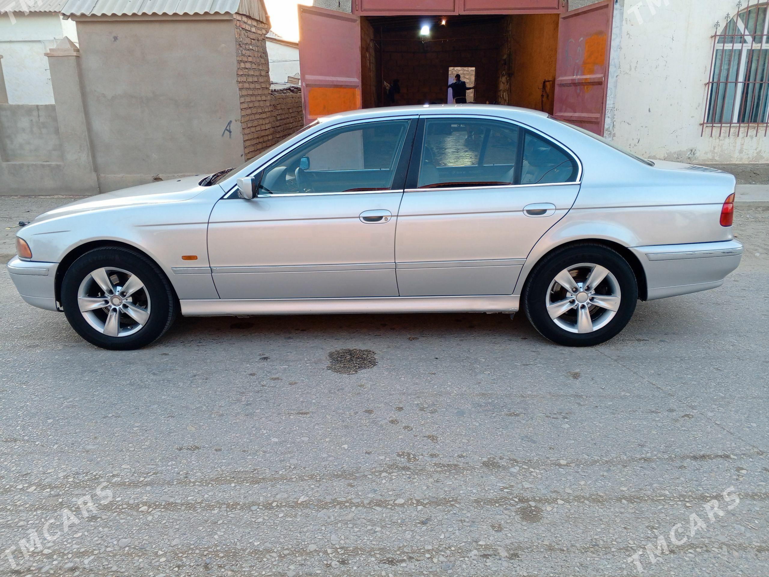 BMW E39 1999 - 120 000 TMT - Balkanabat - img 1