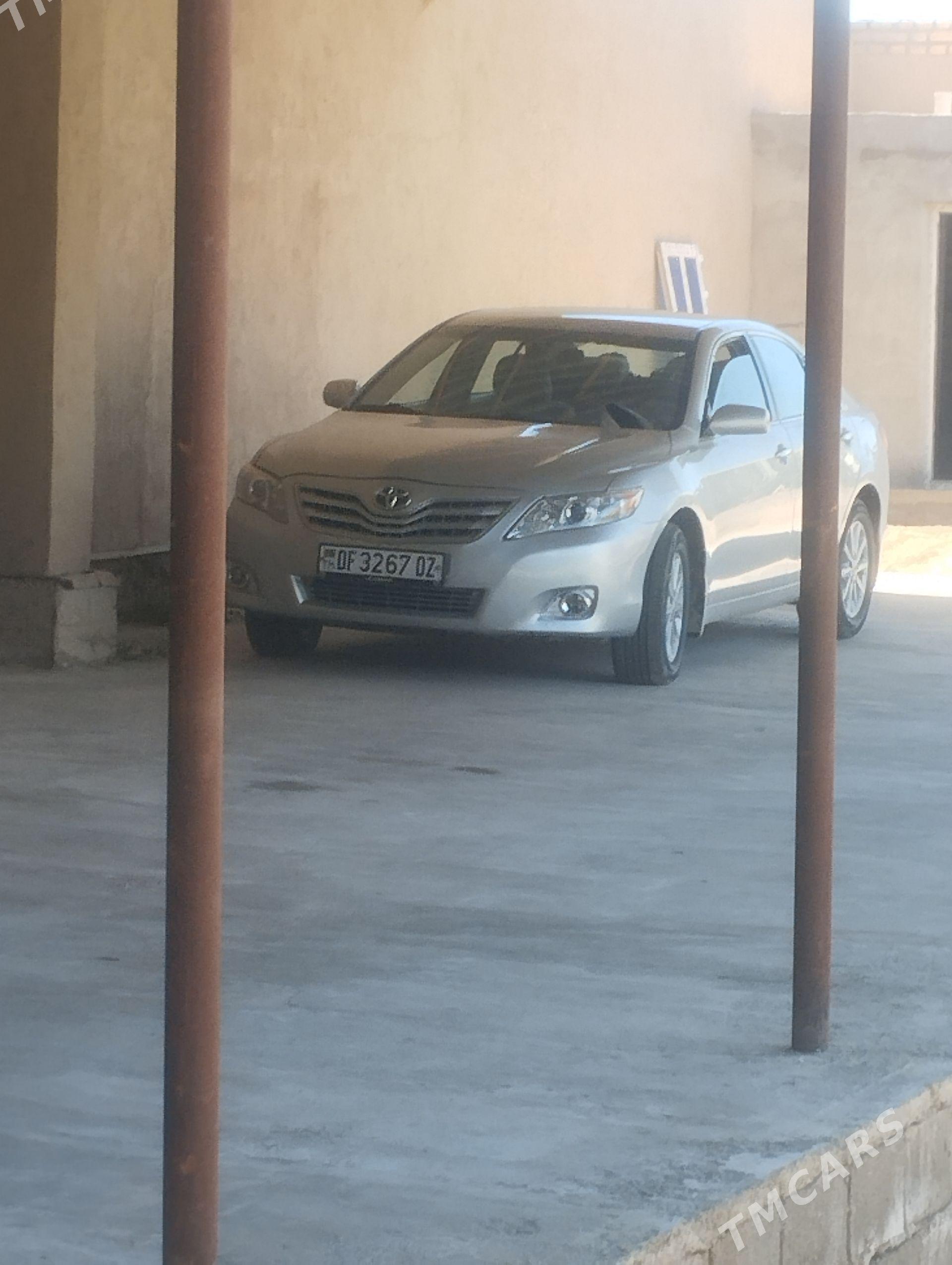 Toyota Camry 2011 - 240 000 TMT - Кёнеургенч - img 1