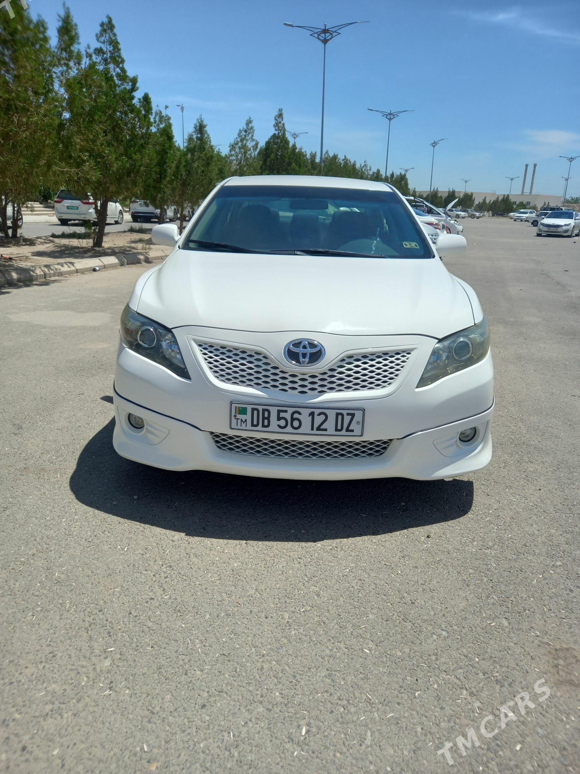 Toyota Camry 2010 - 235 000 TMT - Кёнеургенч - img 1