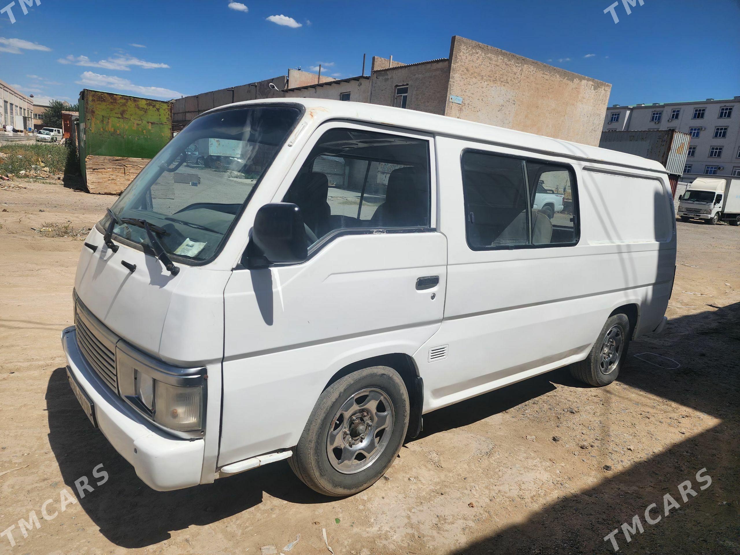 Nissan Urvan 1993 - 76 000 TMT - Mary - img 1