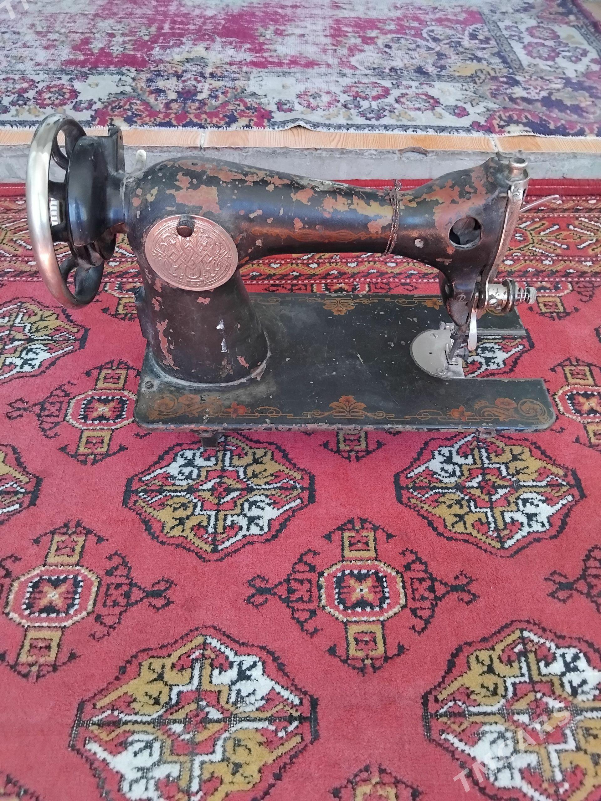 TİKİN MAṢYN - Parahat 1 - img 1