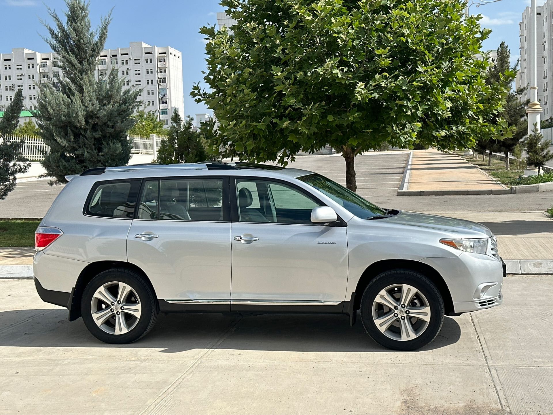 Toyota Highlander 2013 - 364 000 TMT - Ашхабад - img 1