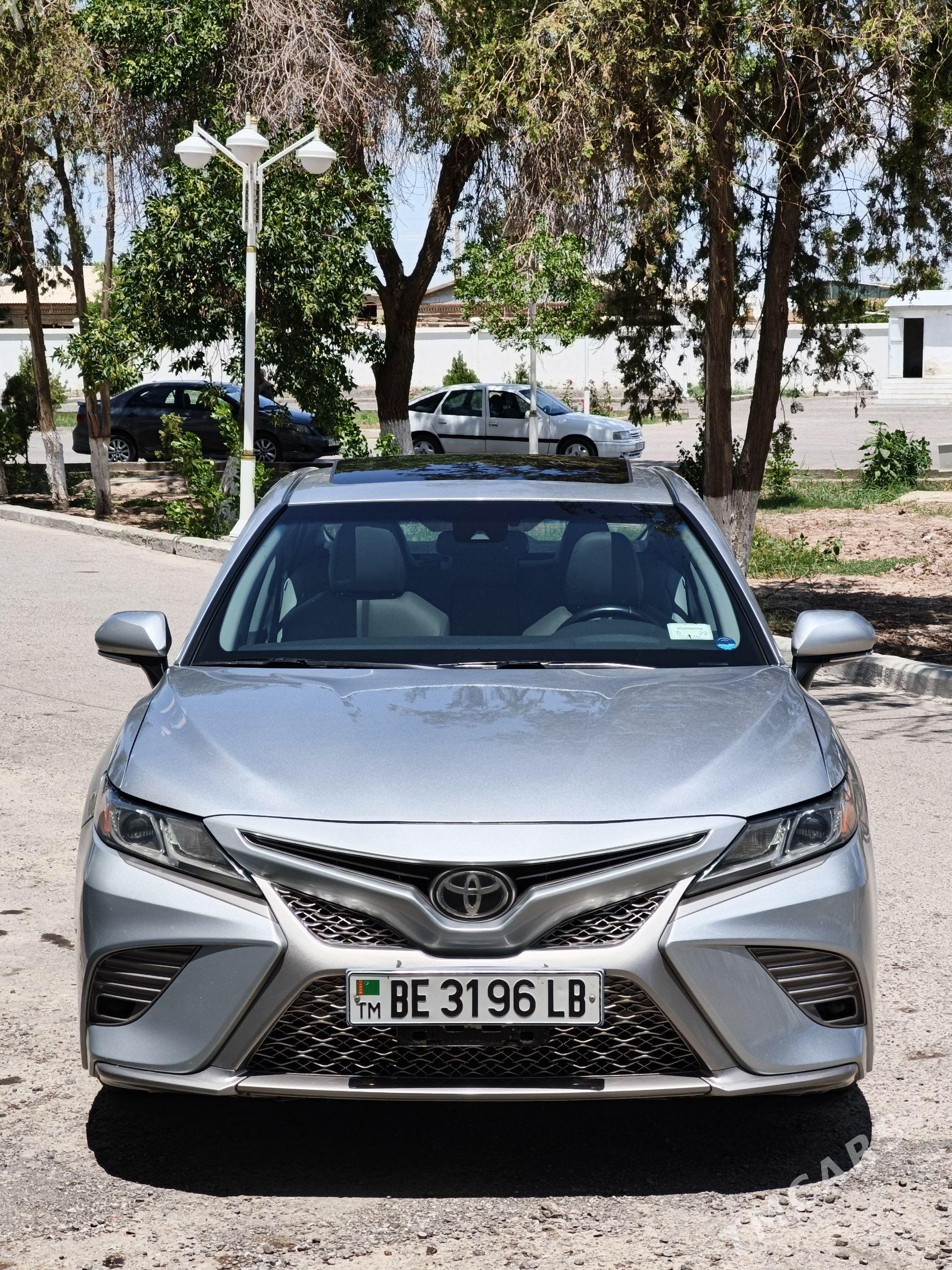 Toyota Camry 2018 - 330 000 TMT - Дянев - img 1