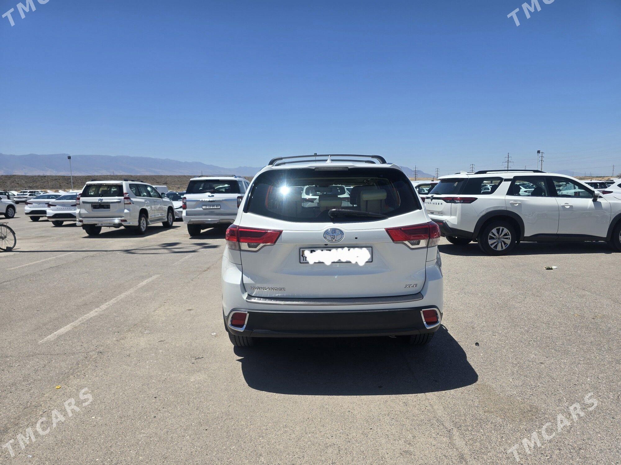 Toyota Highlander 2019 - 525 000 TMT - Ak bugdaý etraby - img 1