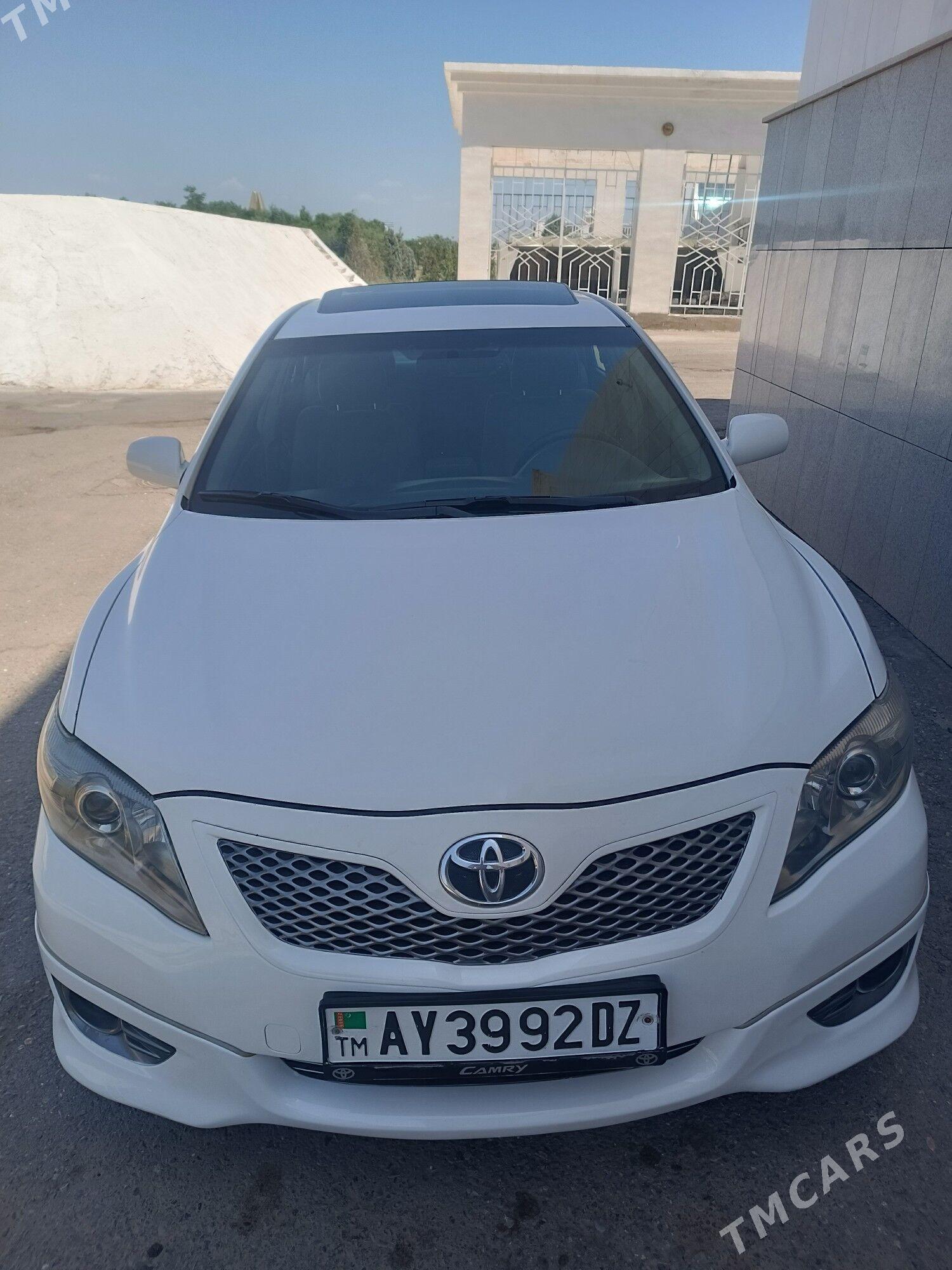 Toyota Camry 2010 - 260 000 TMT - Дашогуз - img 1