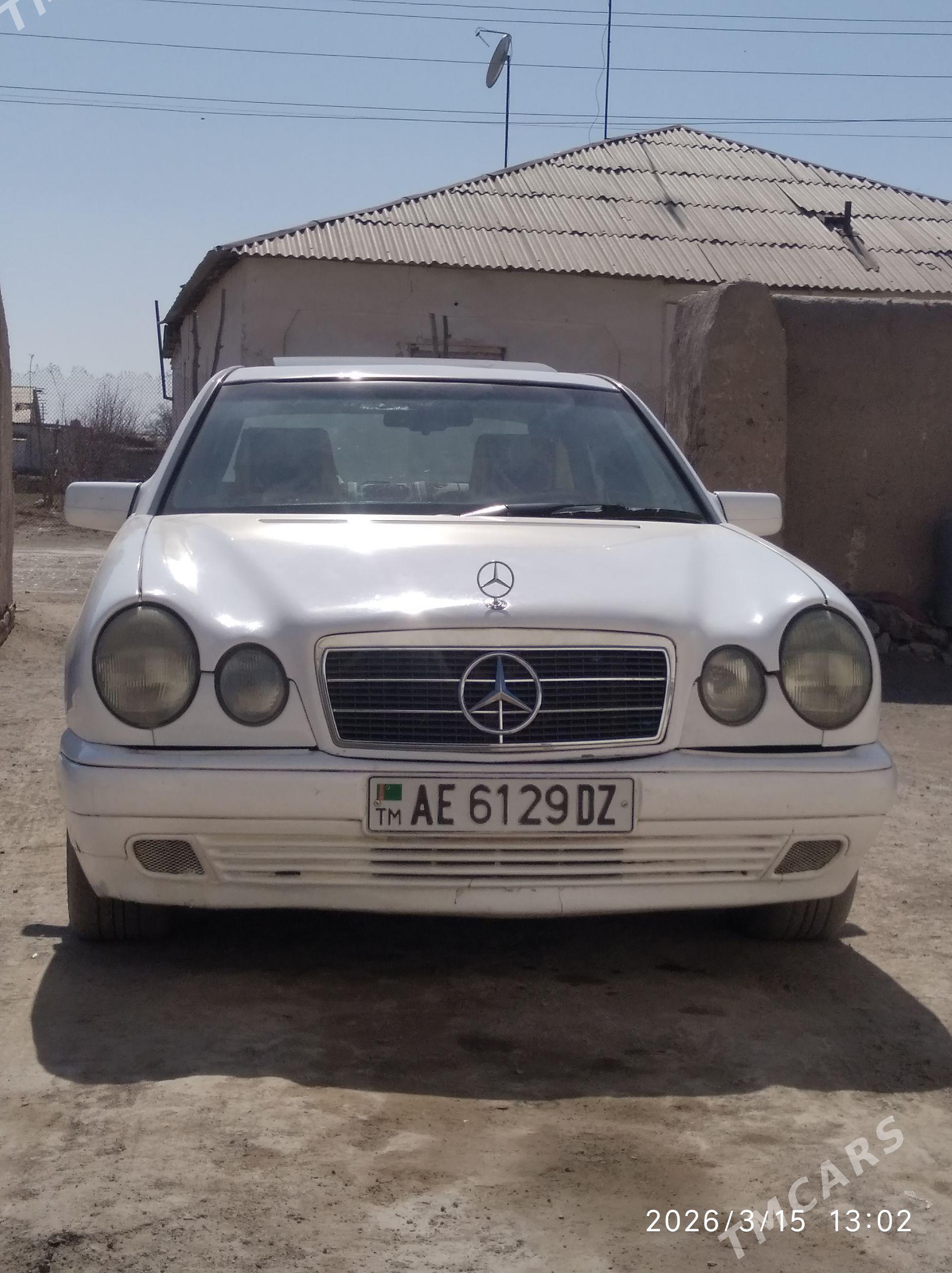 Mercedes-Benz E320 1997 - 77 000 TMT - Дашогуз - img 1