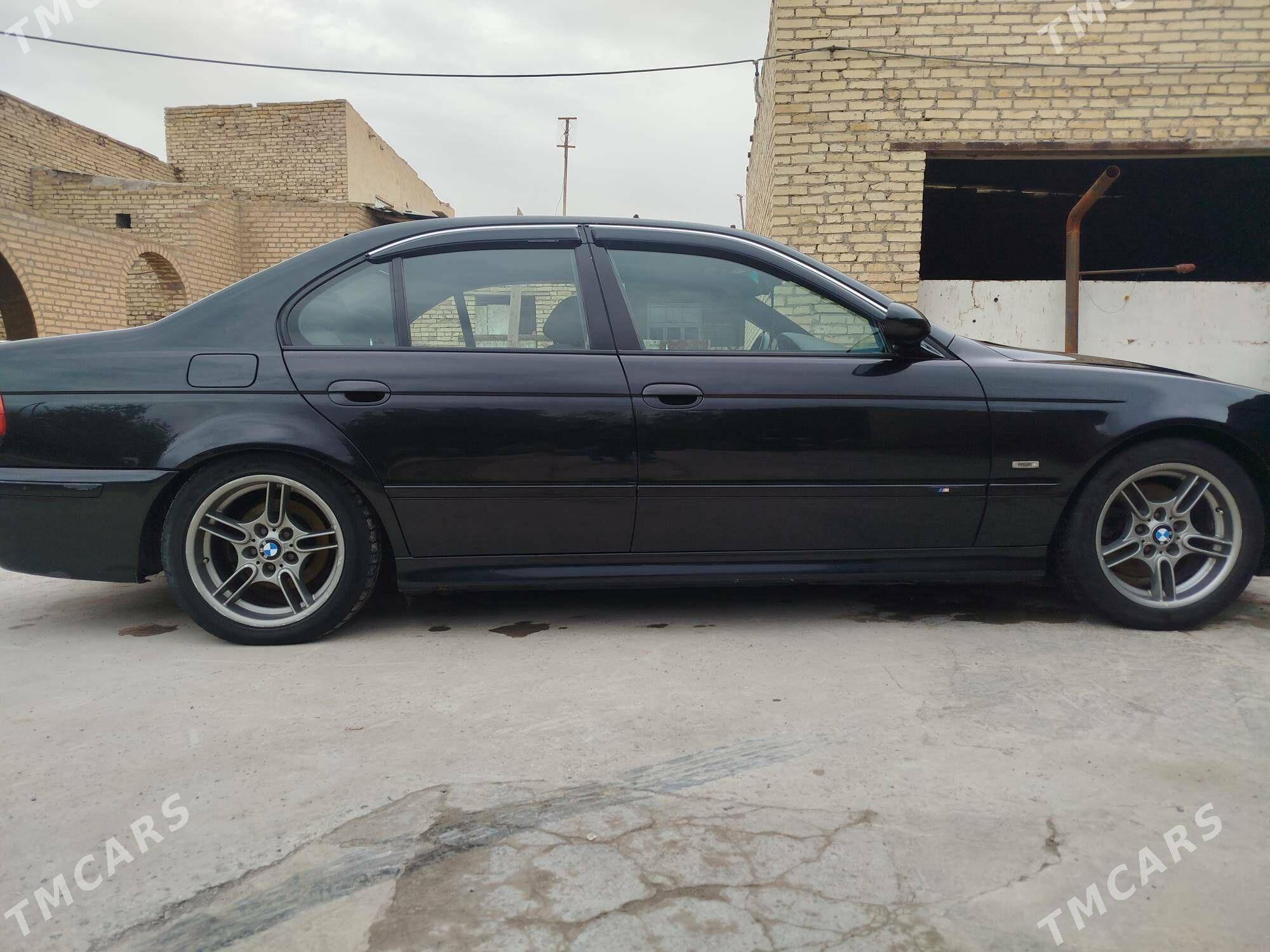 BMW E39 2003 - 160 000 TMT - Dänew - img 1