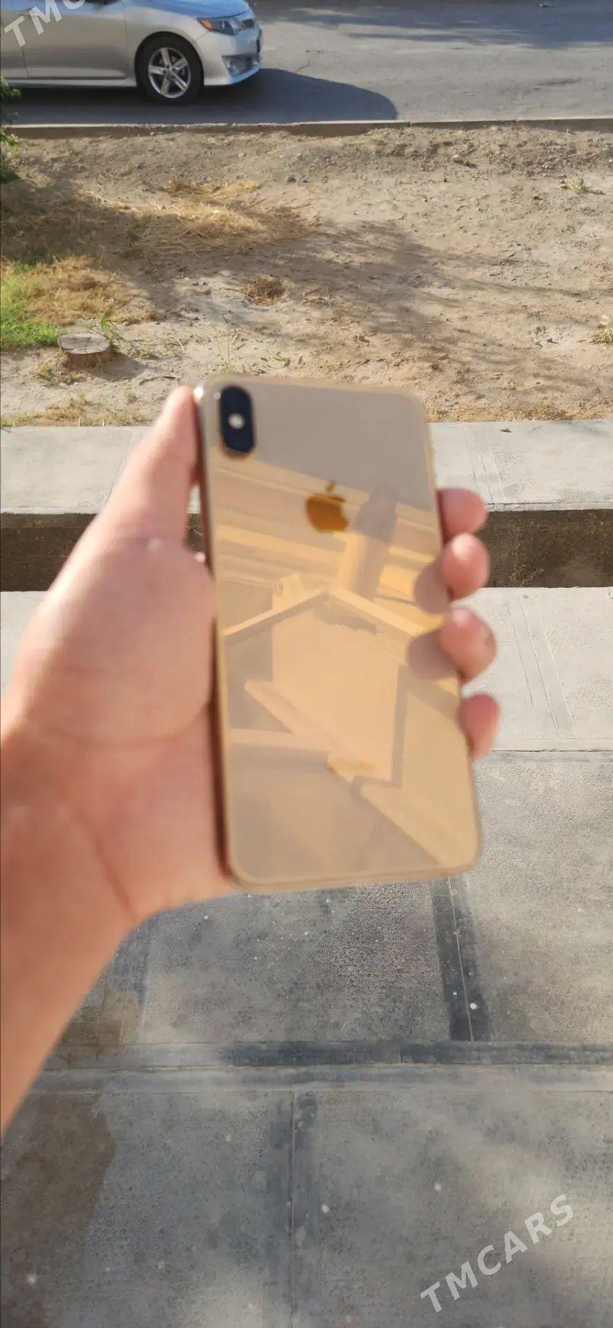 iphone xs max - Mary - img 1