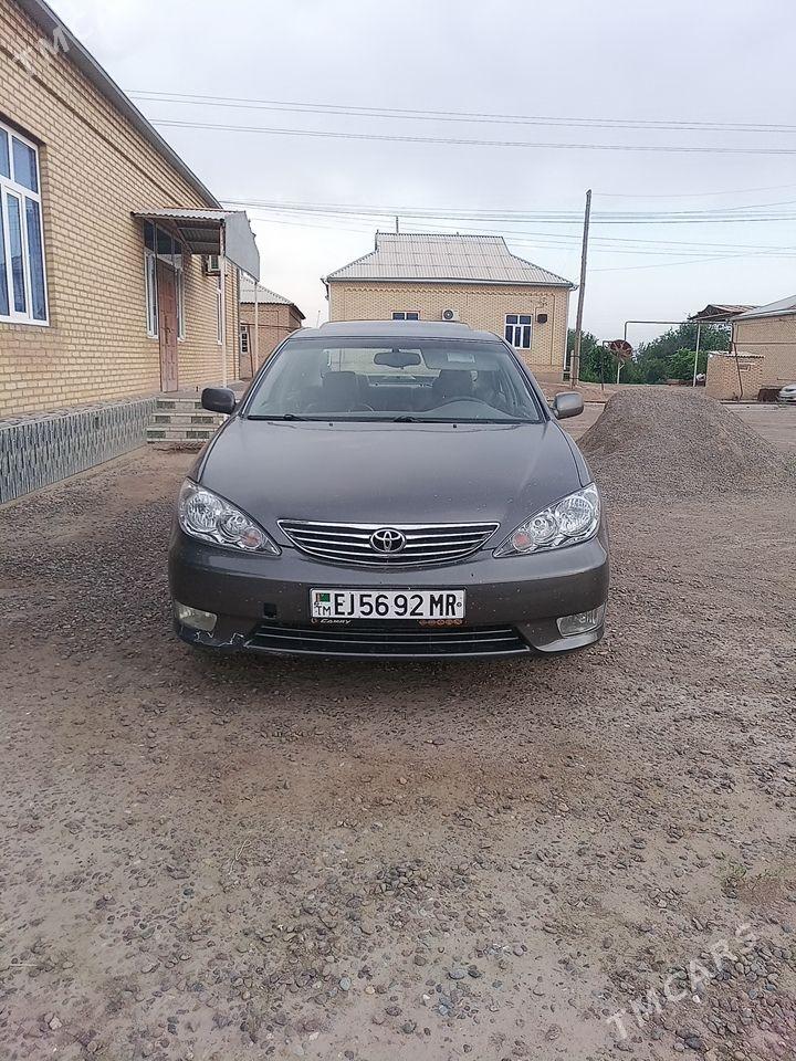 Toyota Camry 2003 - 215 000 TMT - Сакарчага - img 1