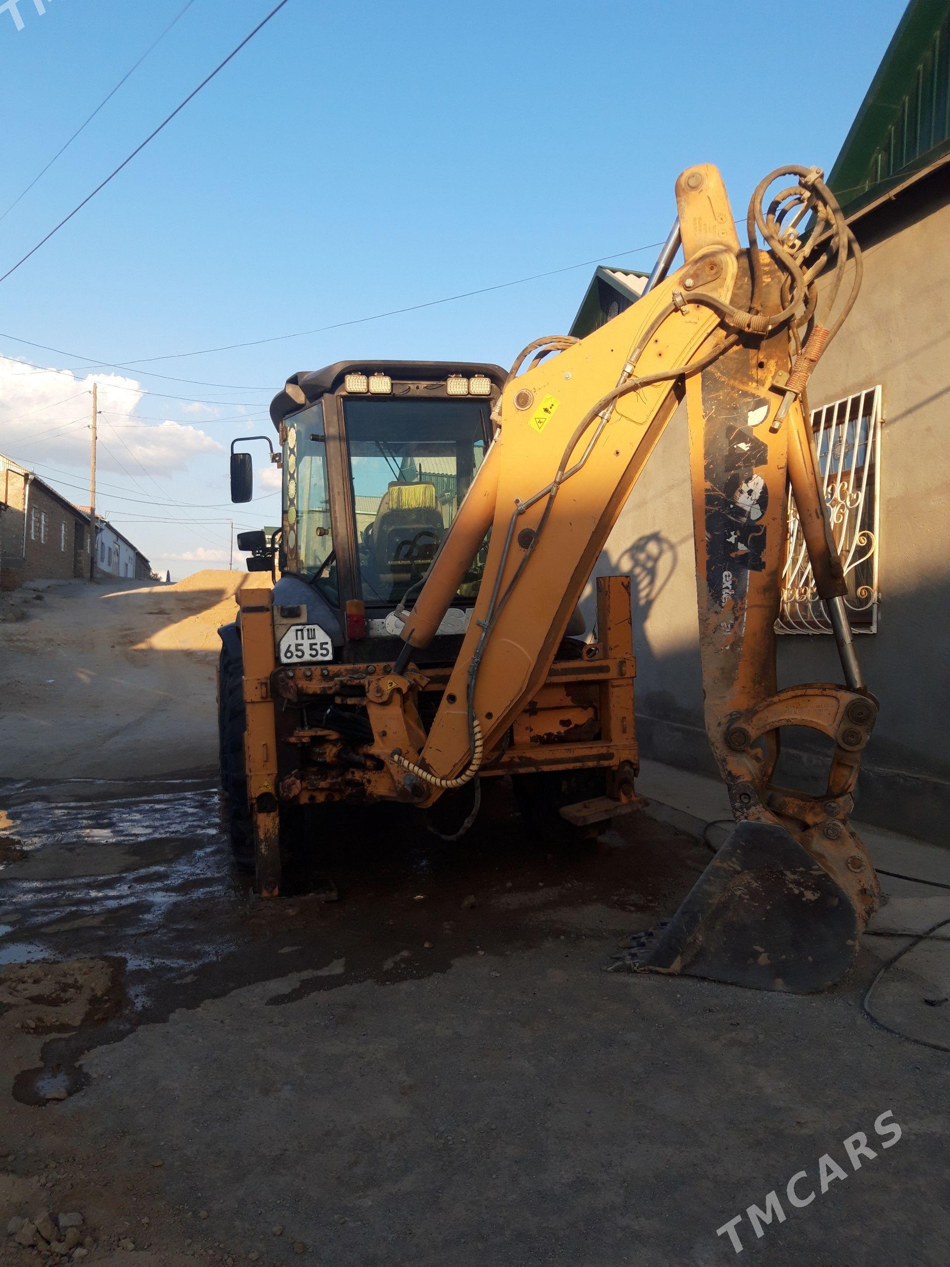 JCB 4CX ECO 2013 - 520 000 TMT - Magdanly - img 1