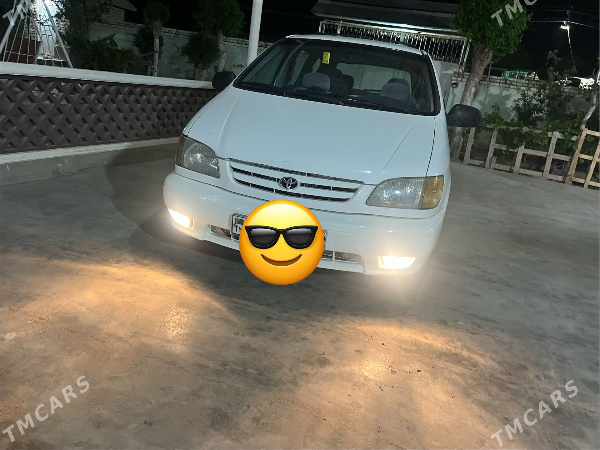 Toyota Sienna 2001 - 180 000 TMT - Мары - img 1