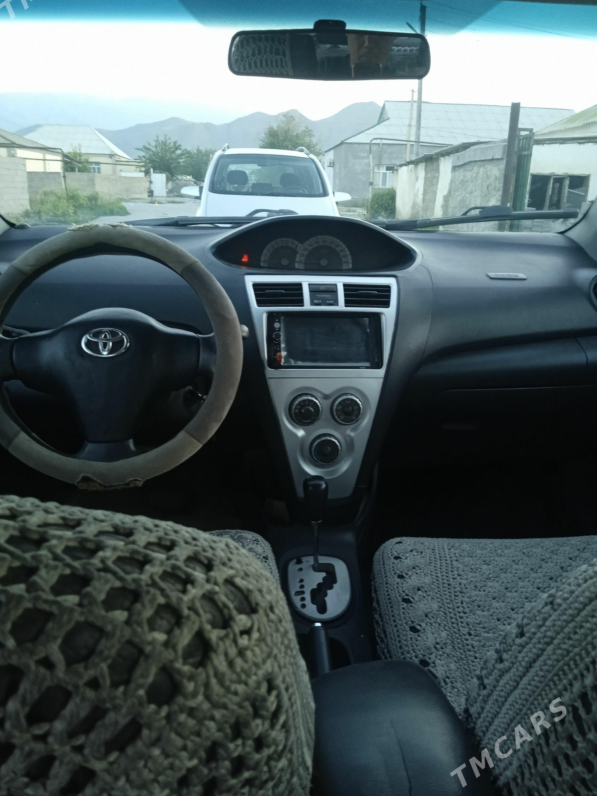Toyota Yaris 2006 - 105 000 TMT - Анев - img 1