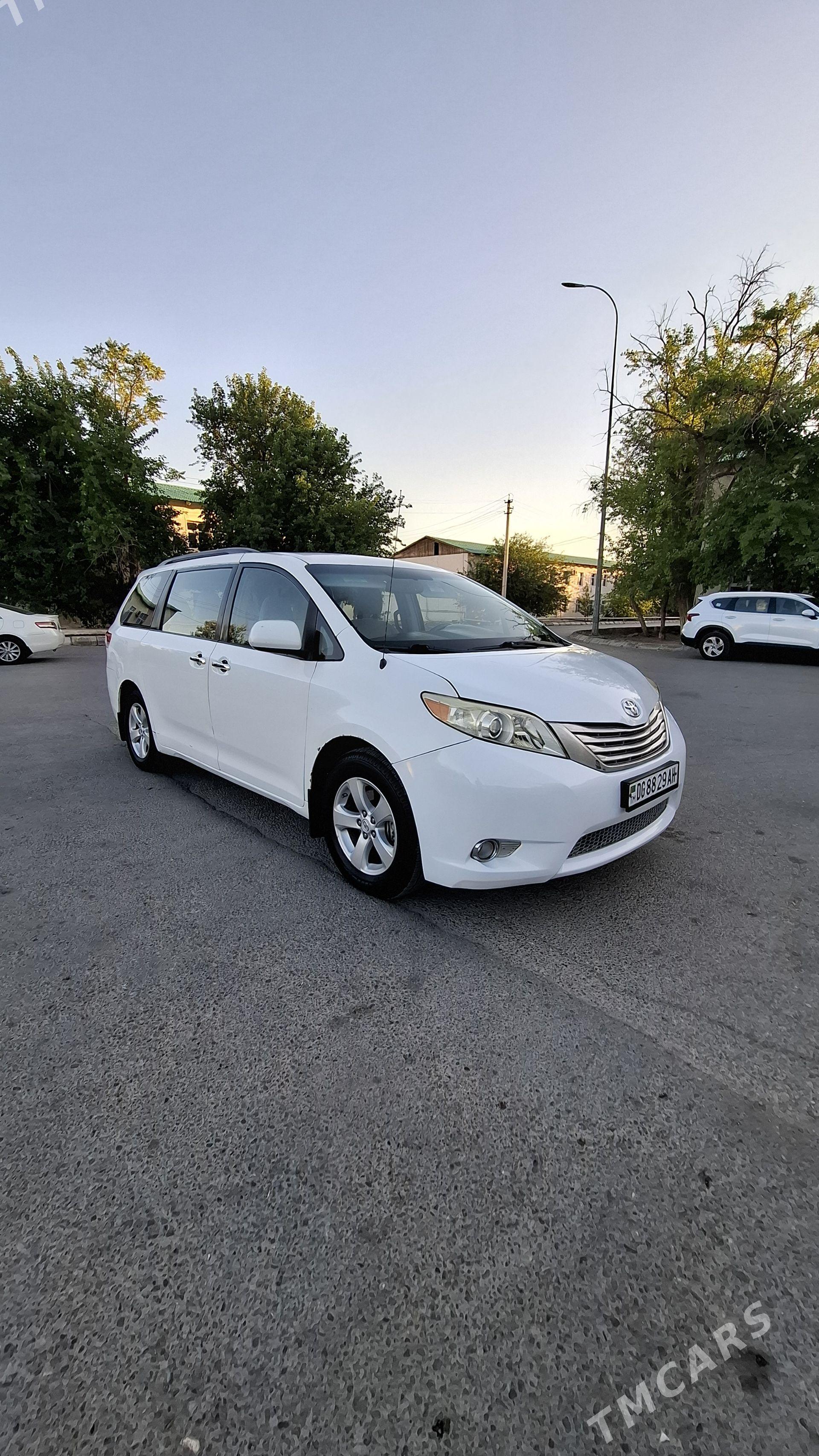 Toyota Sienna 2011 - 320 000 TMT - Ашхабад - img 1