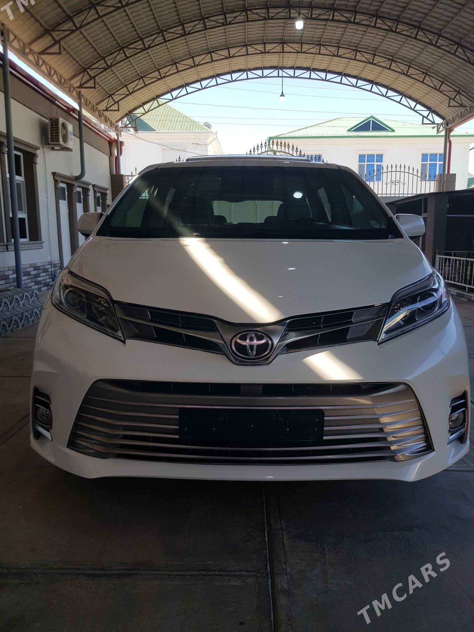 Toyota Sienna 2015 - 420 000 TMT - Ашхабад - img 1