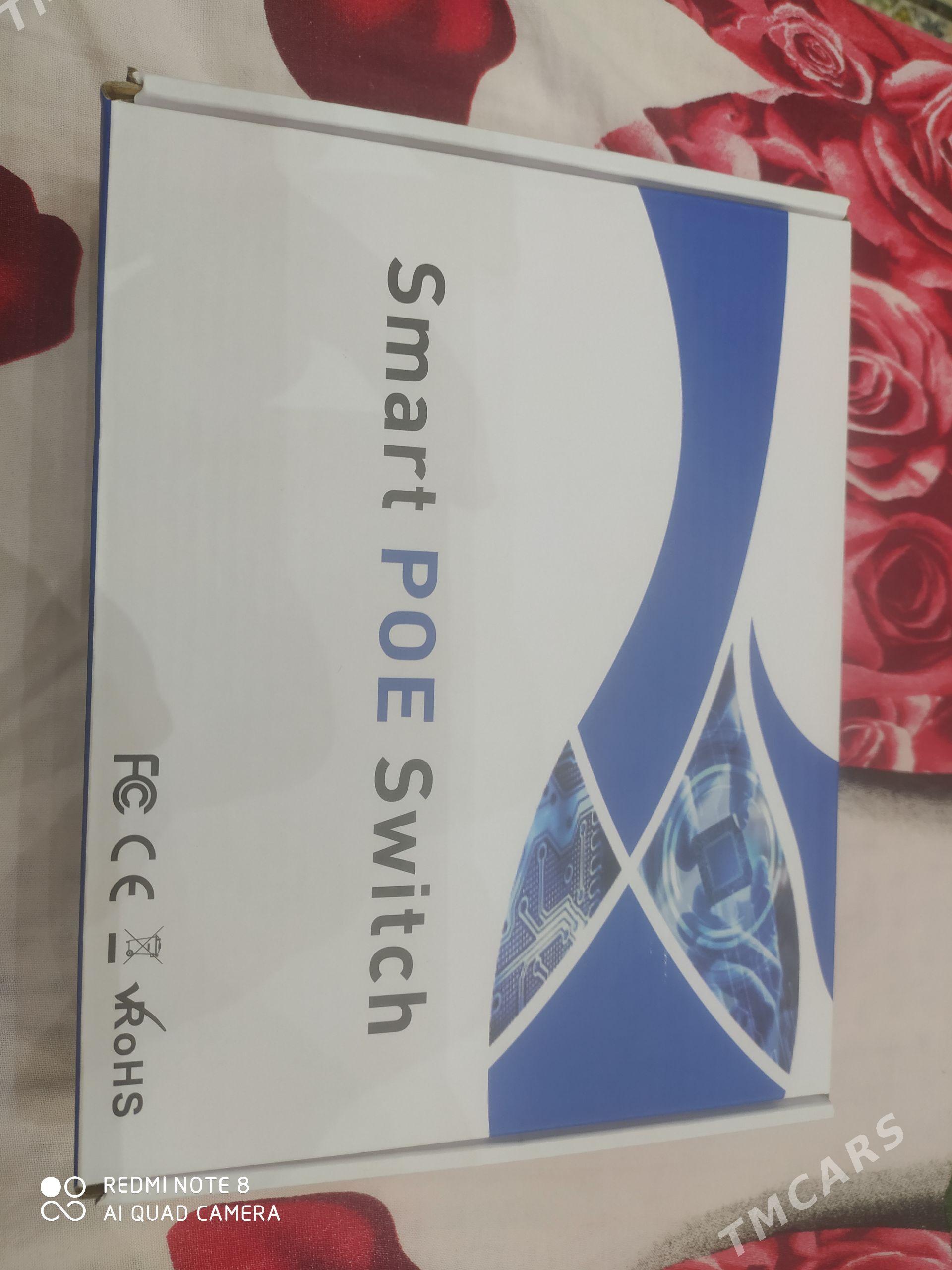 SMART POE SWITCH 8 port - Moskowskiý köç. (10 ýyl abadançylyk şaýoly) - img 1