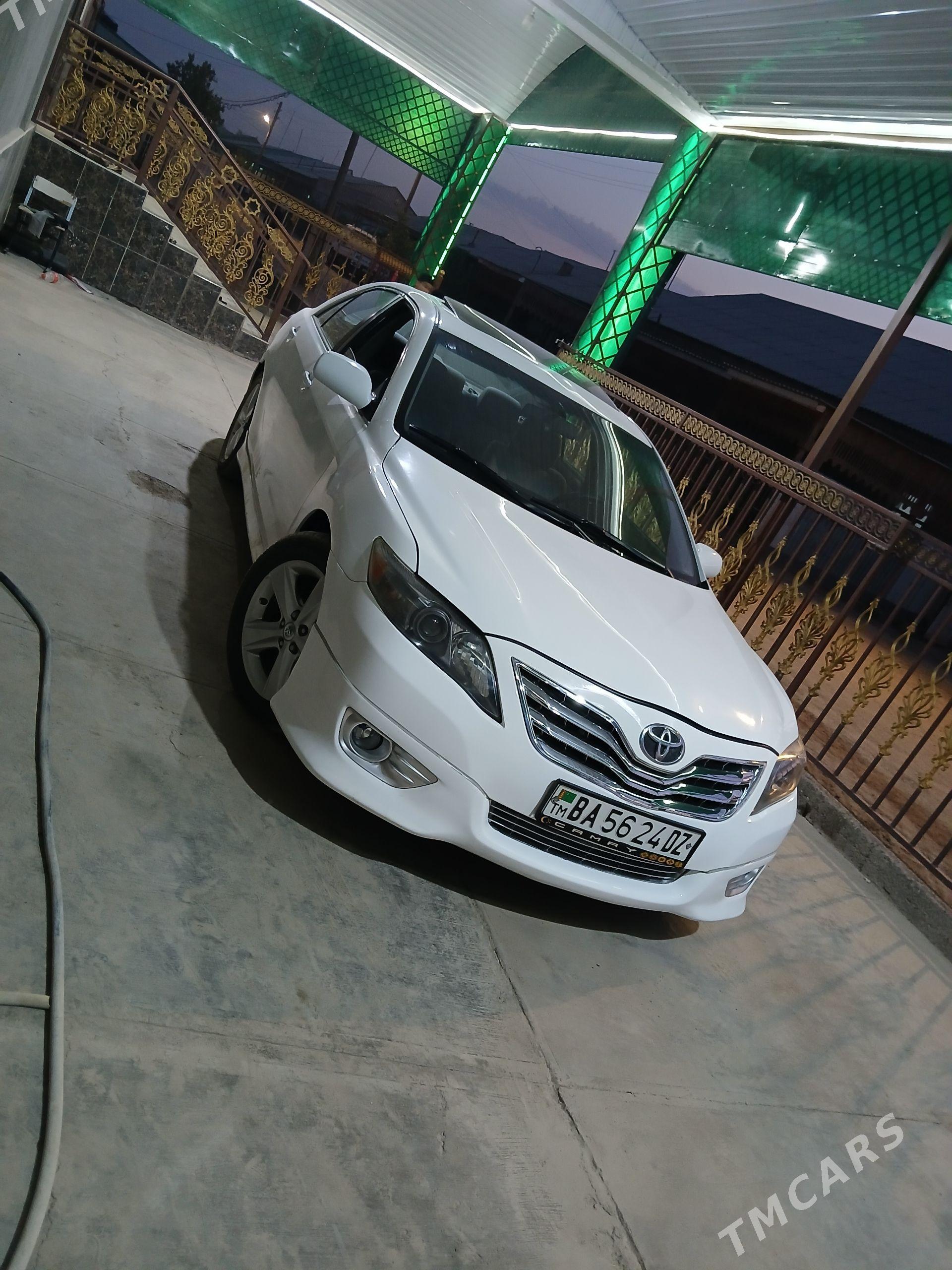 Toyota Camry 2010 - 230 000 TMT - Гурбансолтан Едже - img 1