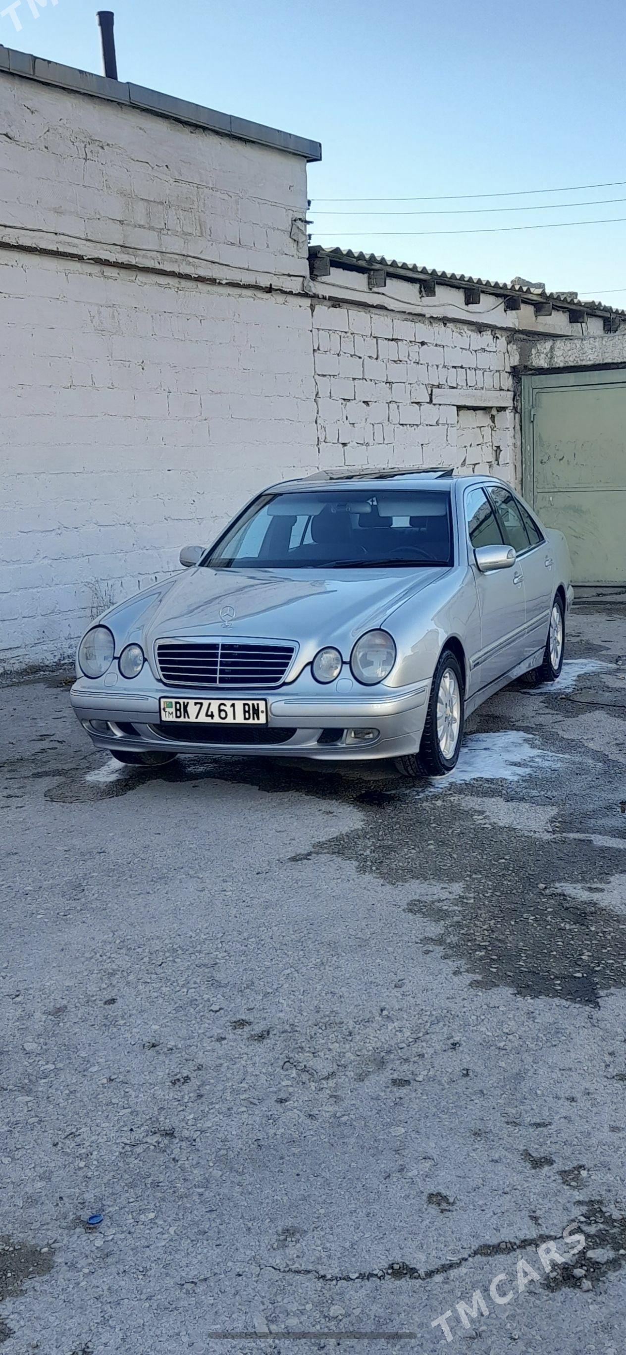 Mercedes-Benz E320 2001 - 150 000 TMT - Balkanabat - img 1